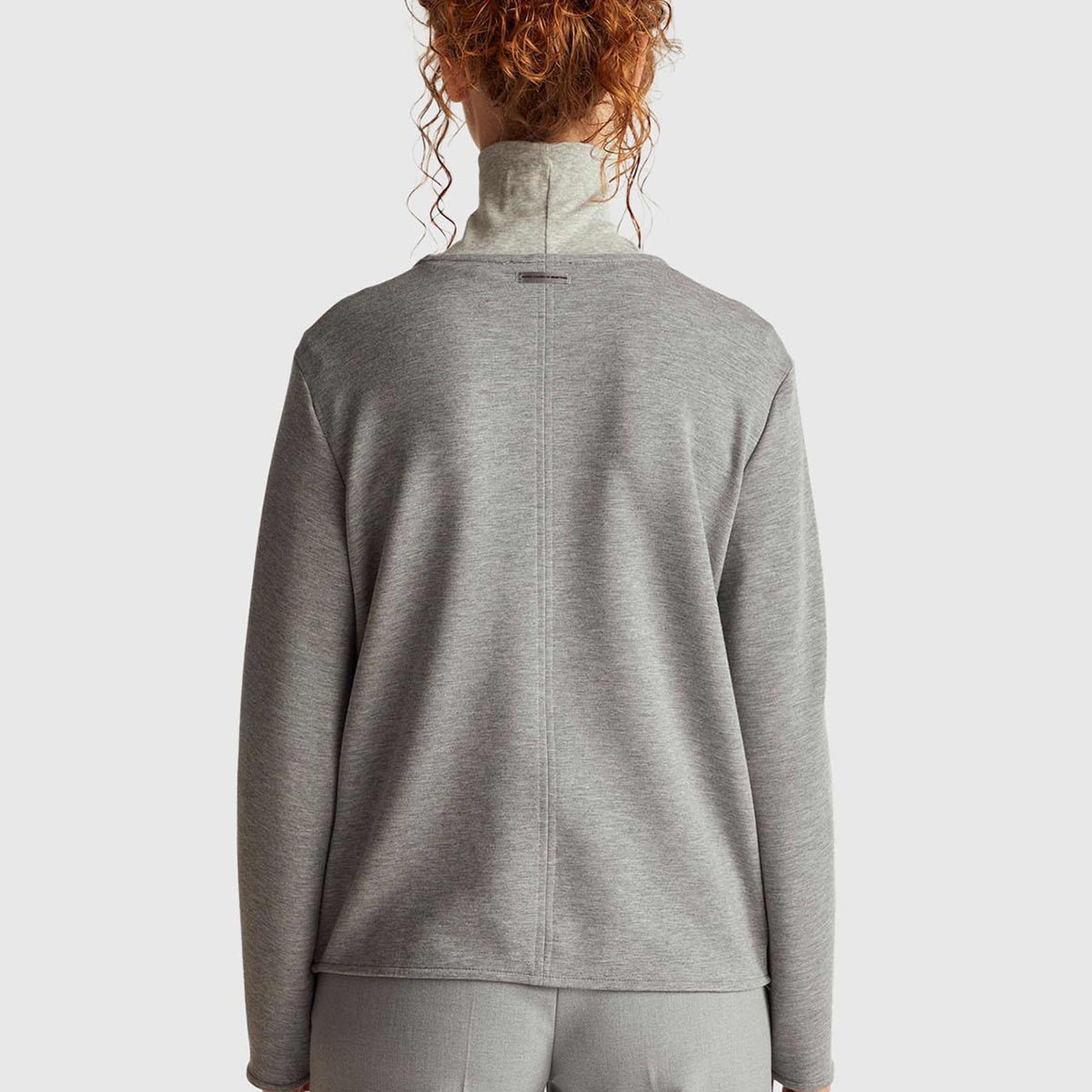 Kadın Açık Gri Modal Karışımlı Etiket Detaylı Bisiklet Yaka Sweatshirt