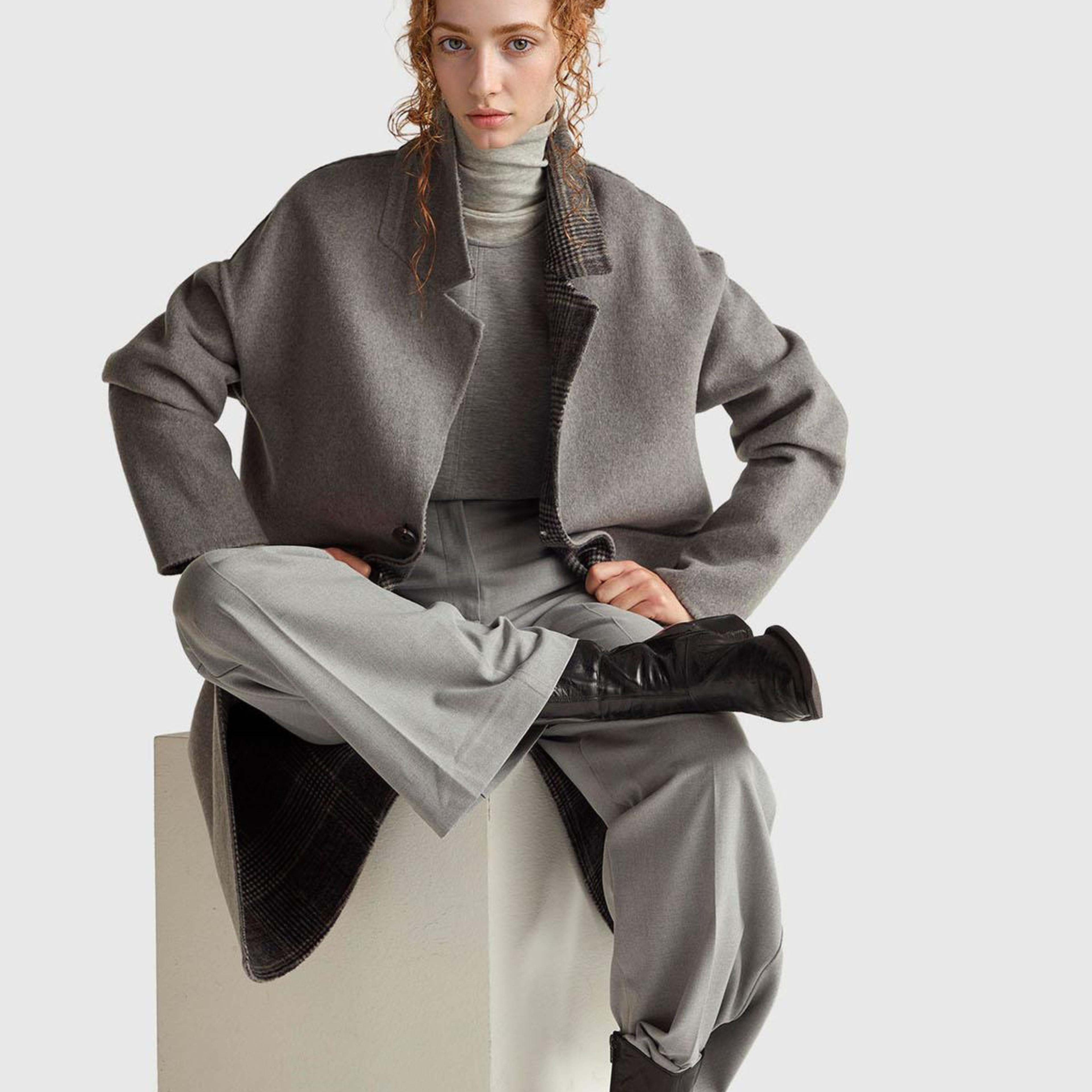 Kadın Açık Gri Modal Karışımlı Etiket Detaylı Bisiklet Yaka Sweatshirt