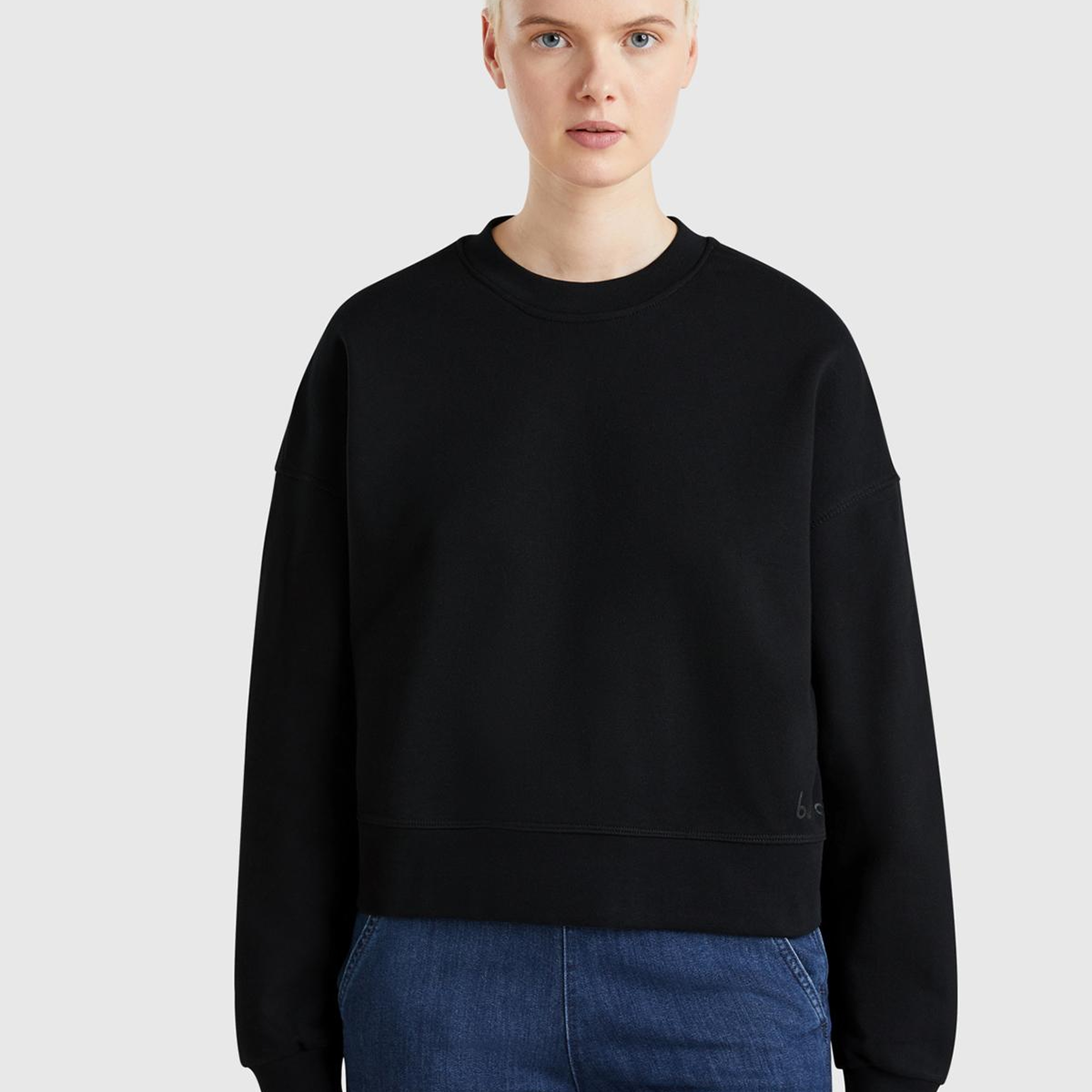 Kadın Siyah %100 Pamuk Ribana Detaylı Bisiklet Yaka Sweatshirt