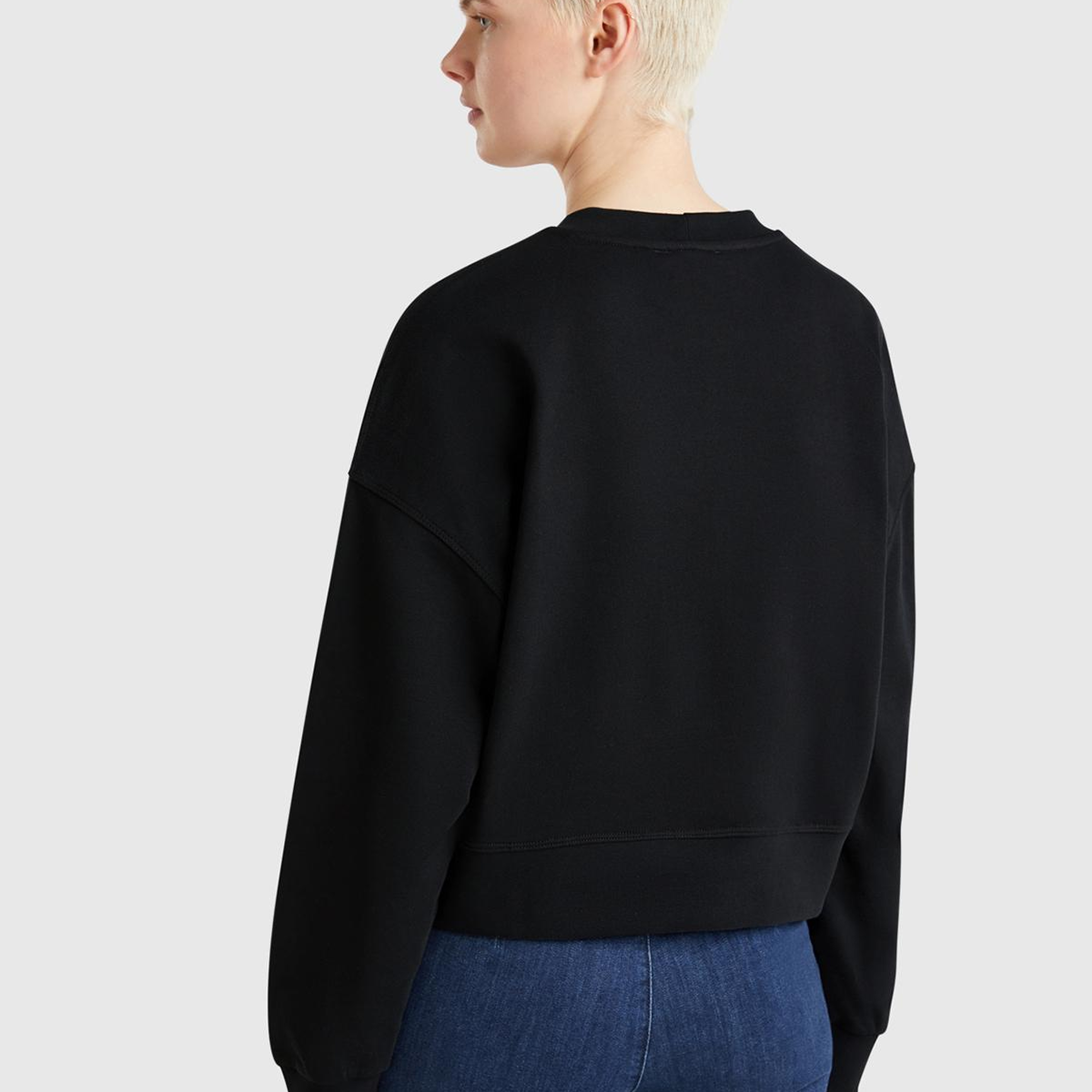 Kadın Siyah %100 Pamuk Ribana Detaylı Bisiklet Yaka Sweatshirt