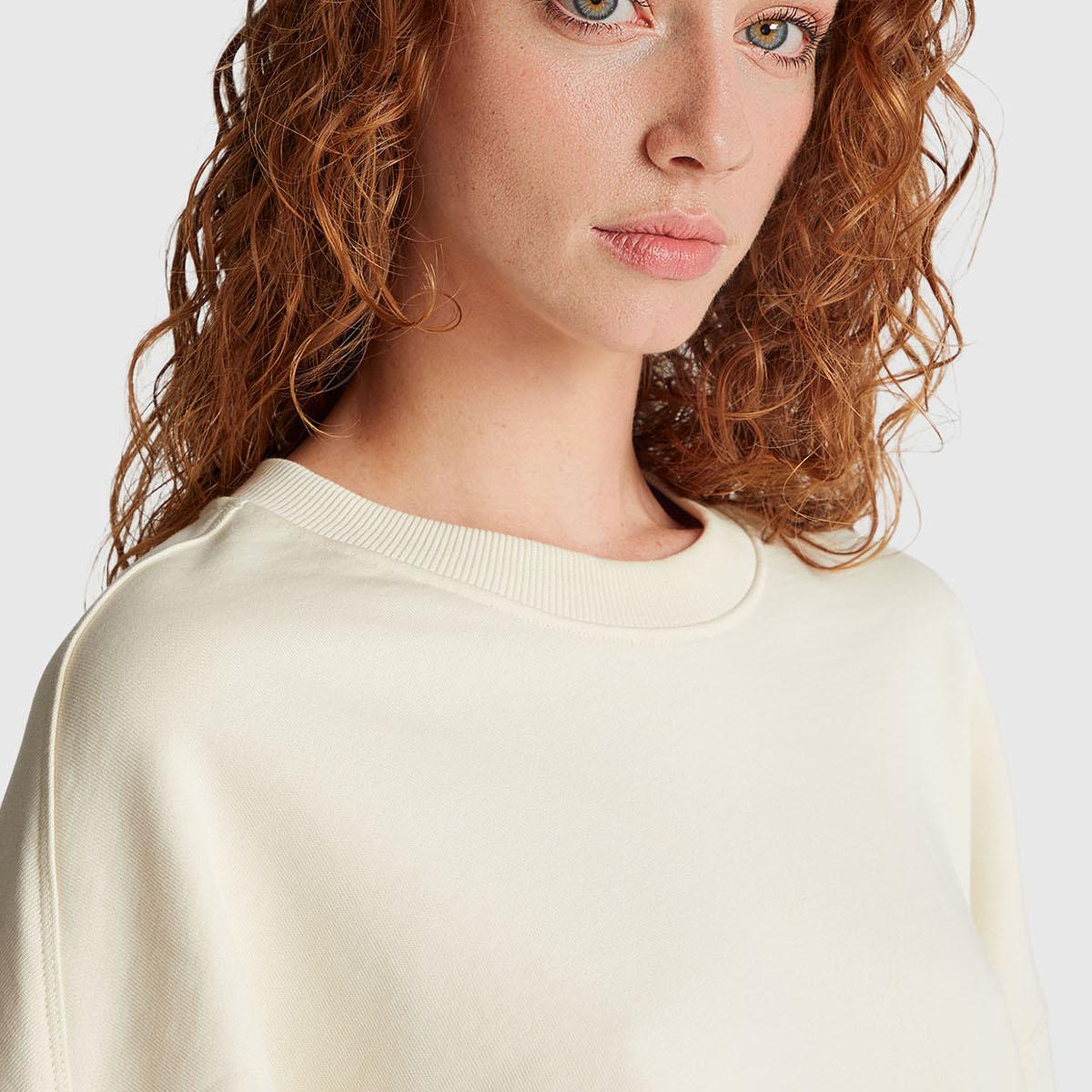 Kadın Krem %100 Pamuk Ribana Detaylı Bisiklet Yaka Sweatshirt