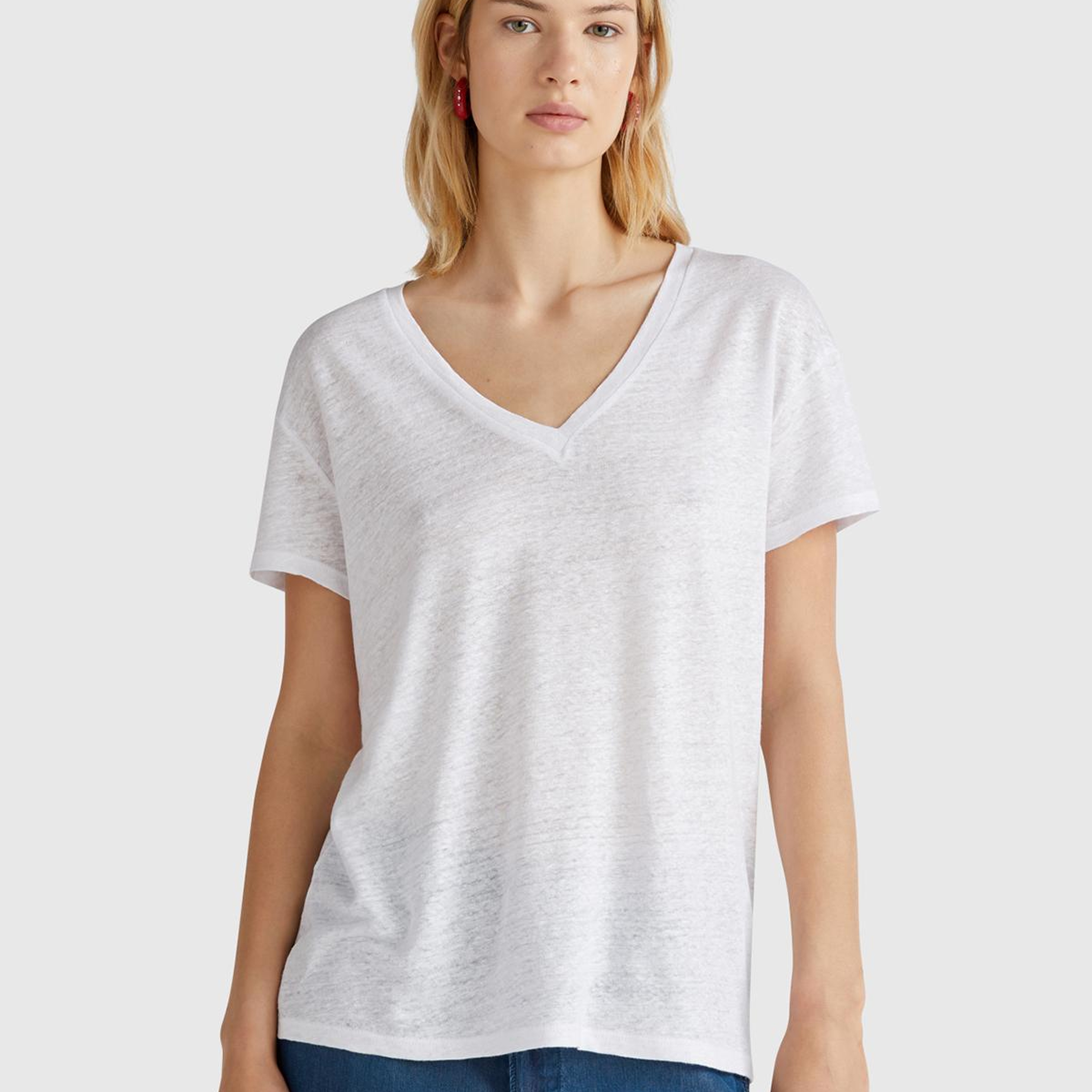 Kadın Beyaz %100 Keten Düşük Omuzlu Relax Fit V Yaka T-Shirt