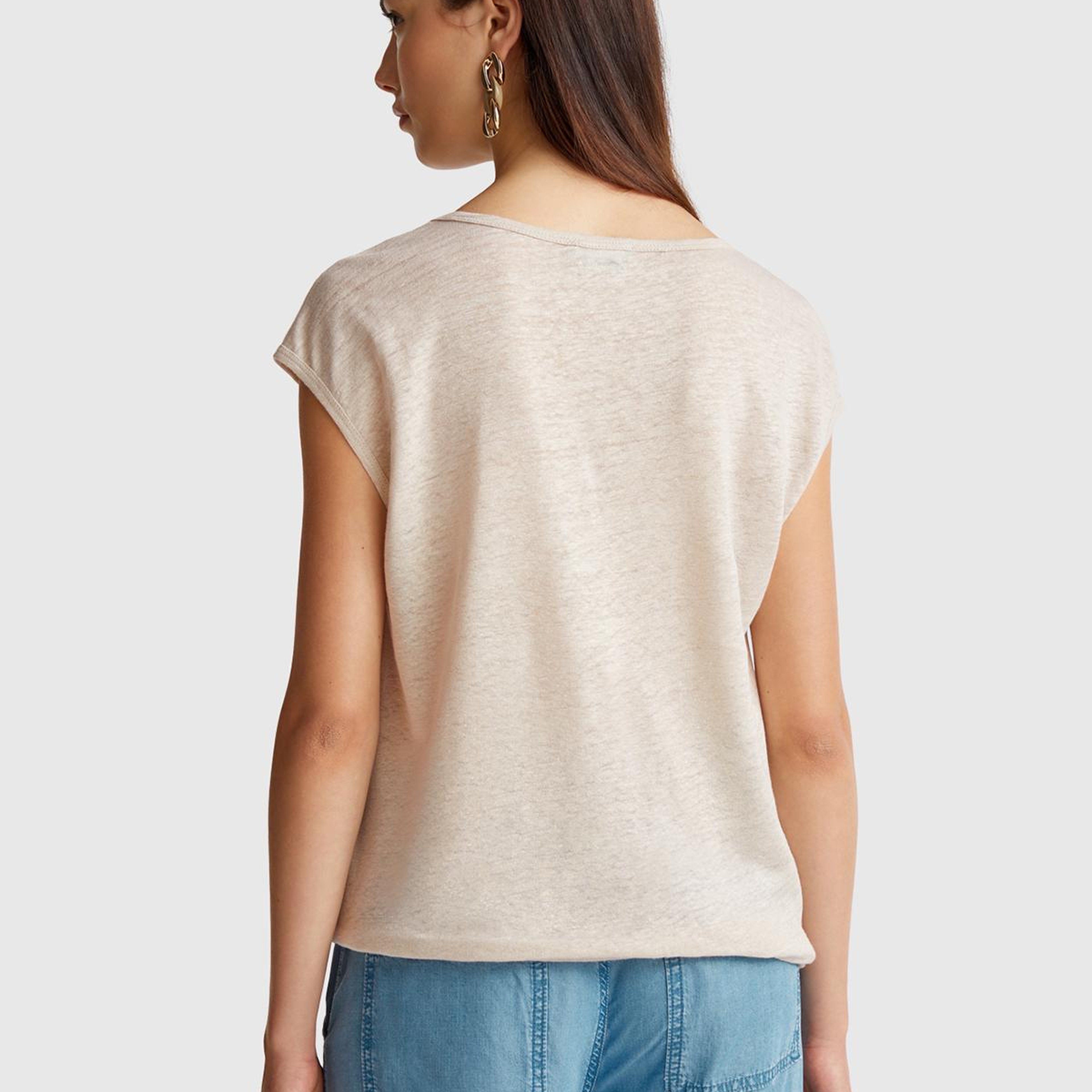 Kadın Taş Rengi %100 Keten Yanları Yırtmaçlı Relax Fit Yuvarlak Yaka T-Shirt