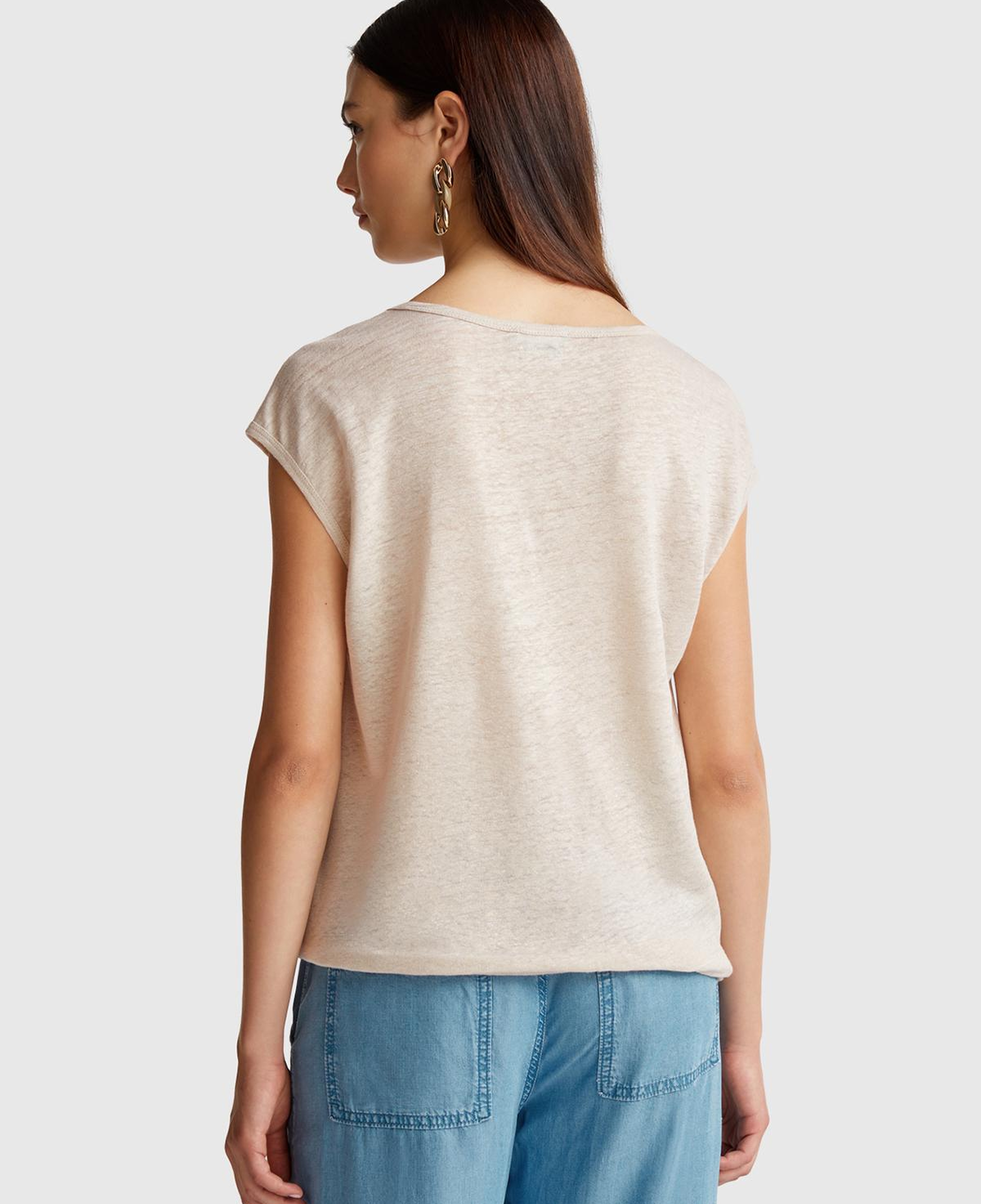 Kadın Taş Rengi %100 Keten Yanları Yırtmaçlı Relax Fit Yuvarlak Yaka T-Shirt