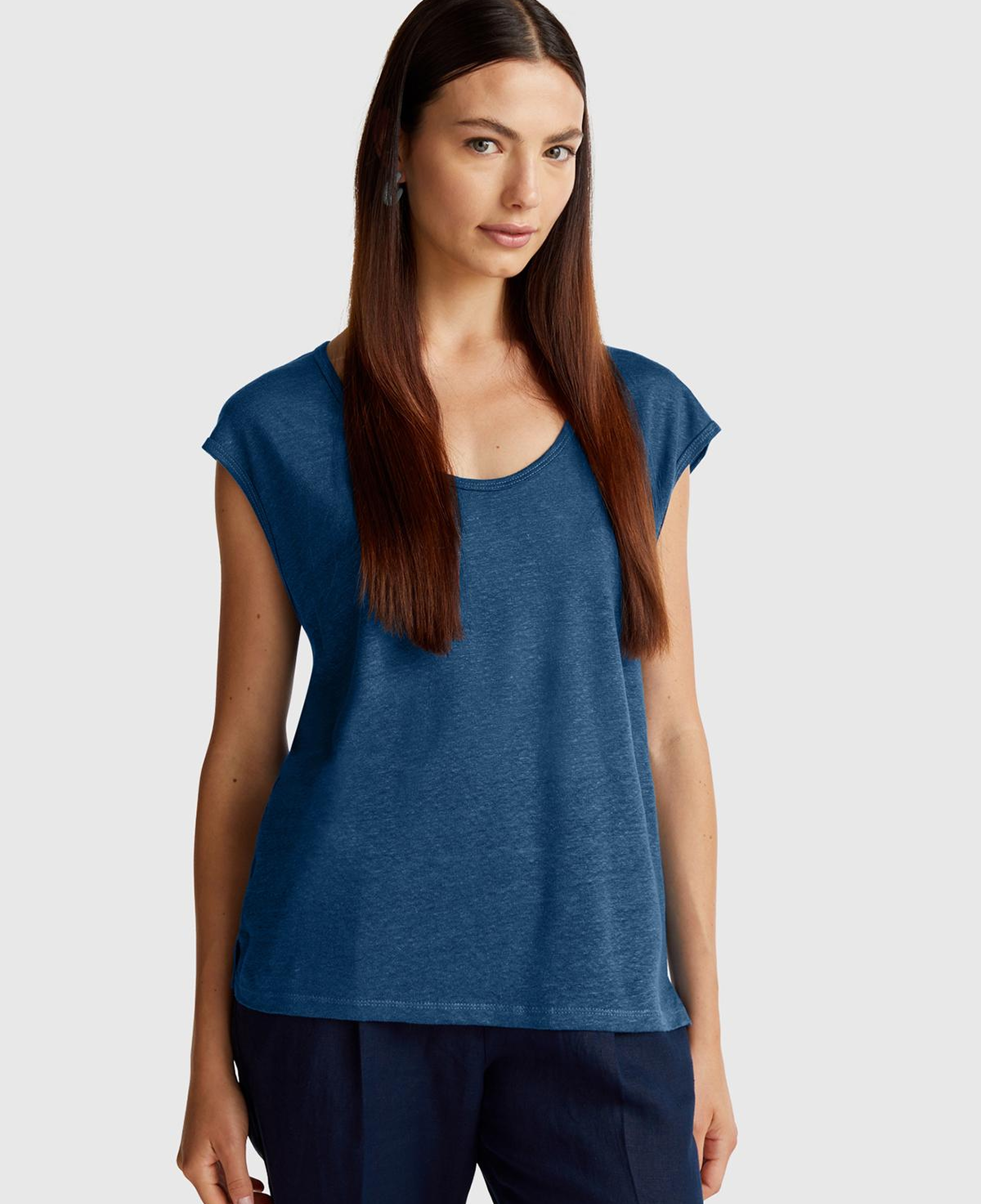 Kadın Denim %100 Keten Yanları Yırtmaçlı Relax Fit Yuvarlak Yaka T-Shirt