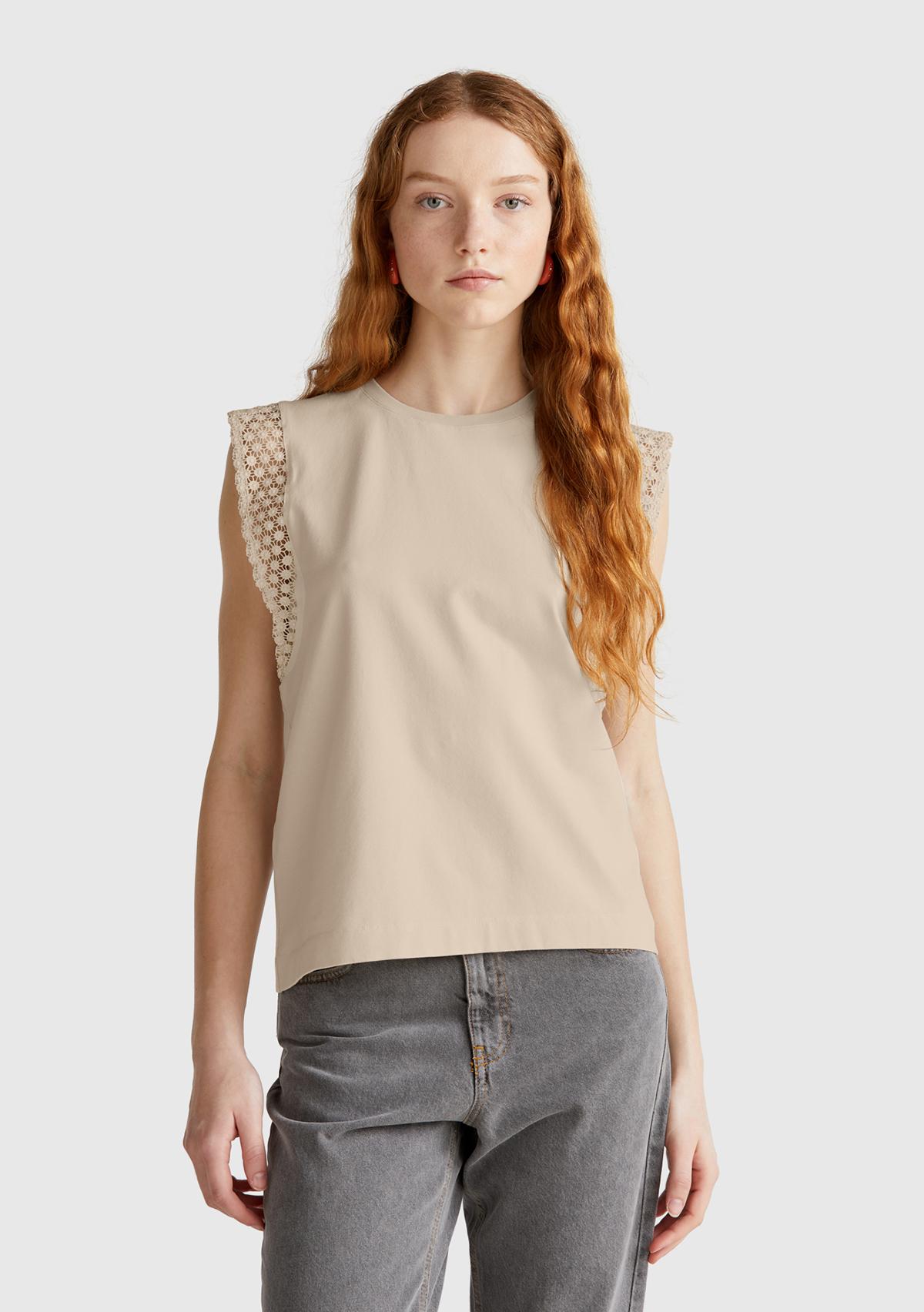 Kadın Taş Rengi Dantel Detaylı Kolsuz Esnek T-Shirt