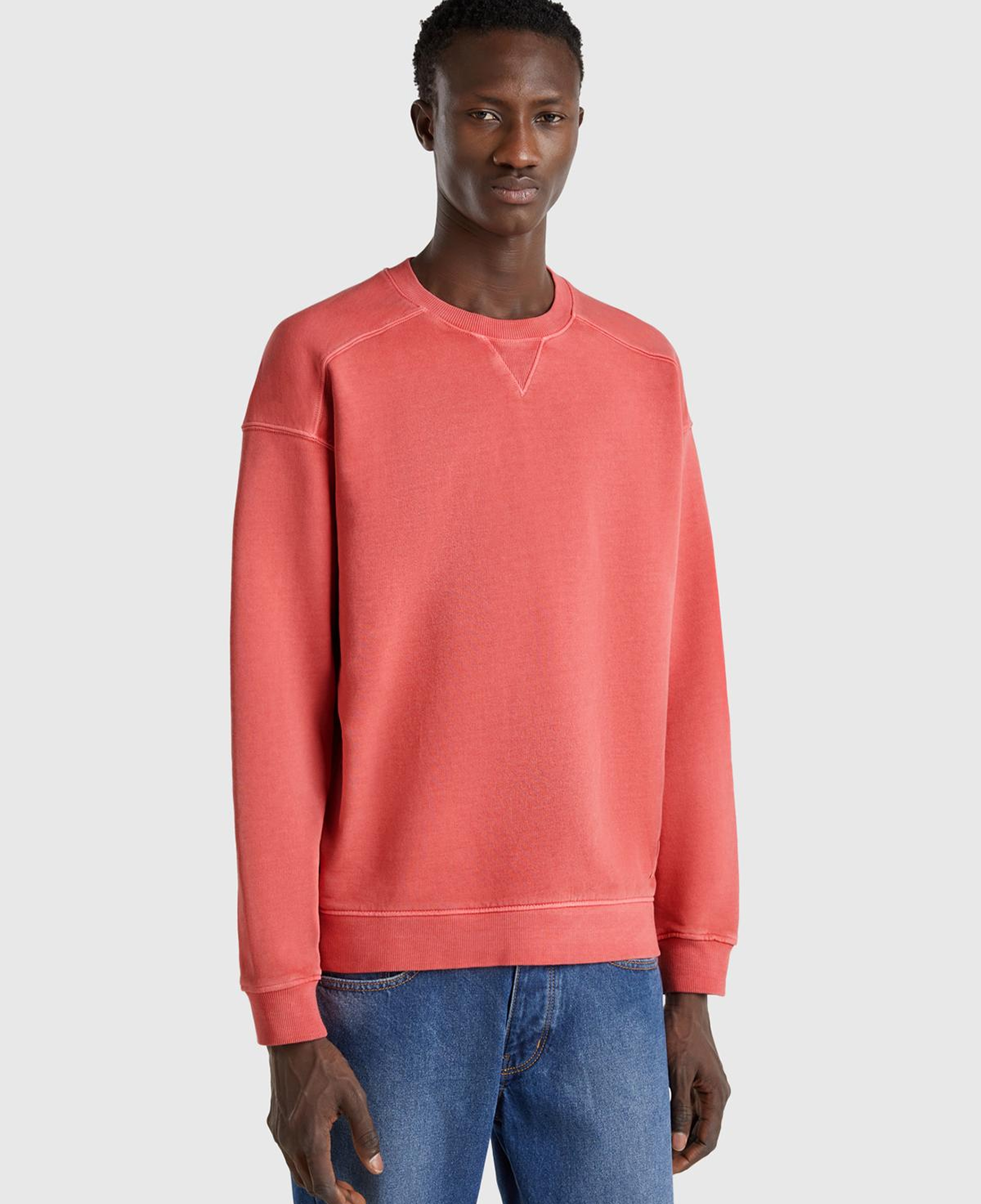 Erkek Mercan Pamuklu Logo Etiketi Detaylı Bisiklet Yaka Sweatshirt