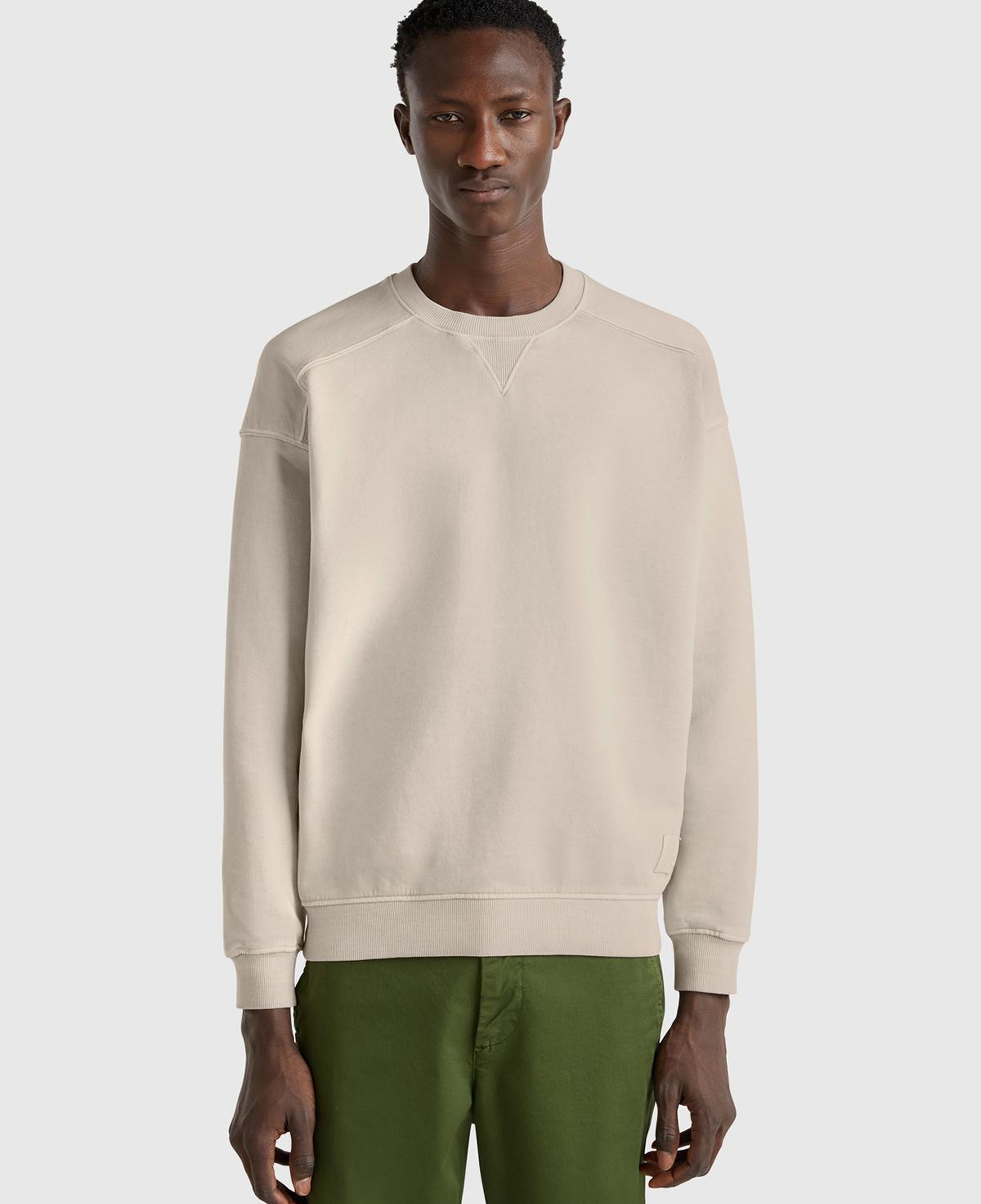 Erkek Taş Rengi Pamuklu Logo Etiketi Detaylı Bisiklet Yaka Sweatshirt