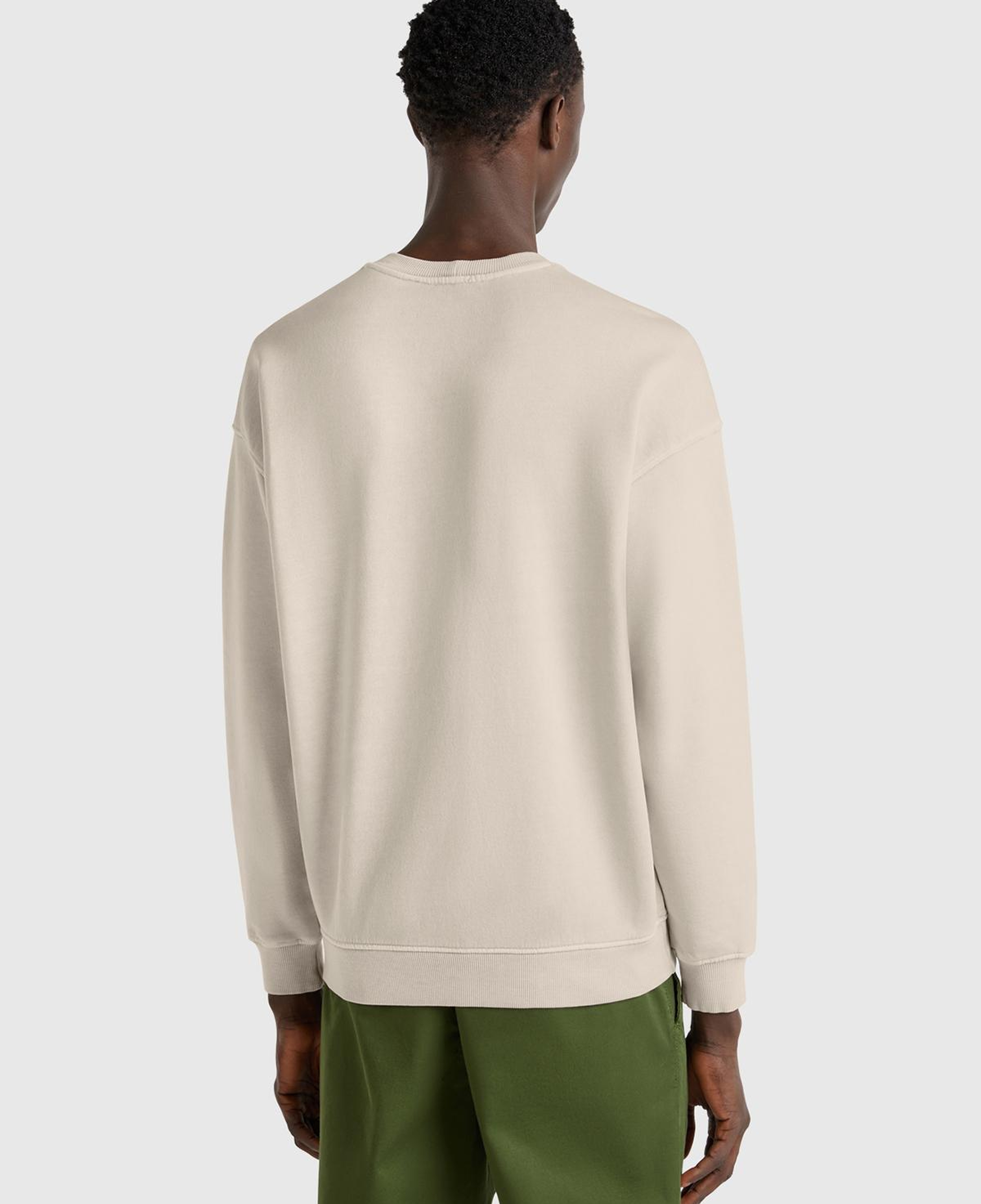 Erkek Taş Rengi Pamuklu Logo Etiketi Detaylı Bisiklet Yaka Sweatshirt