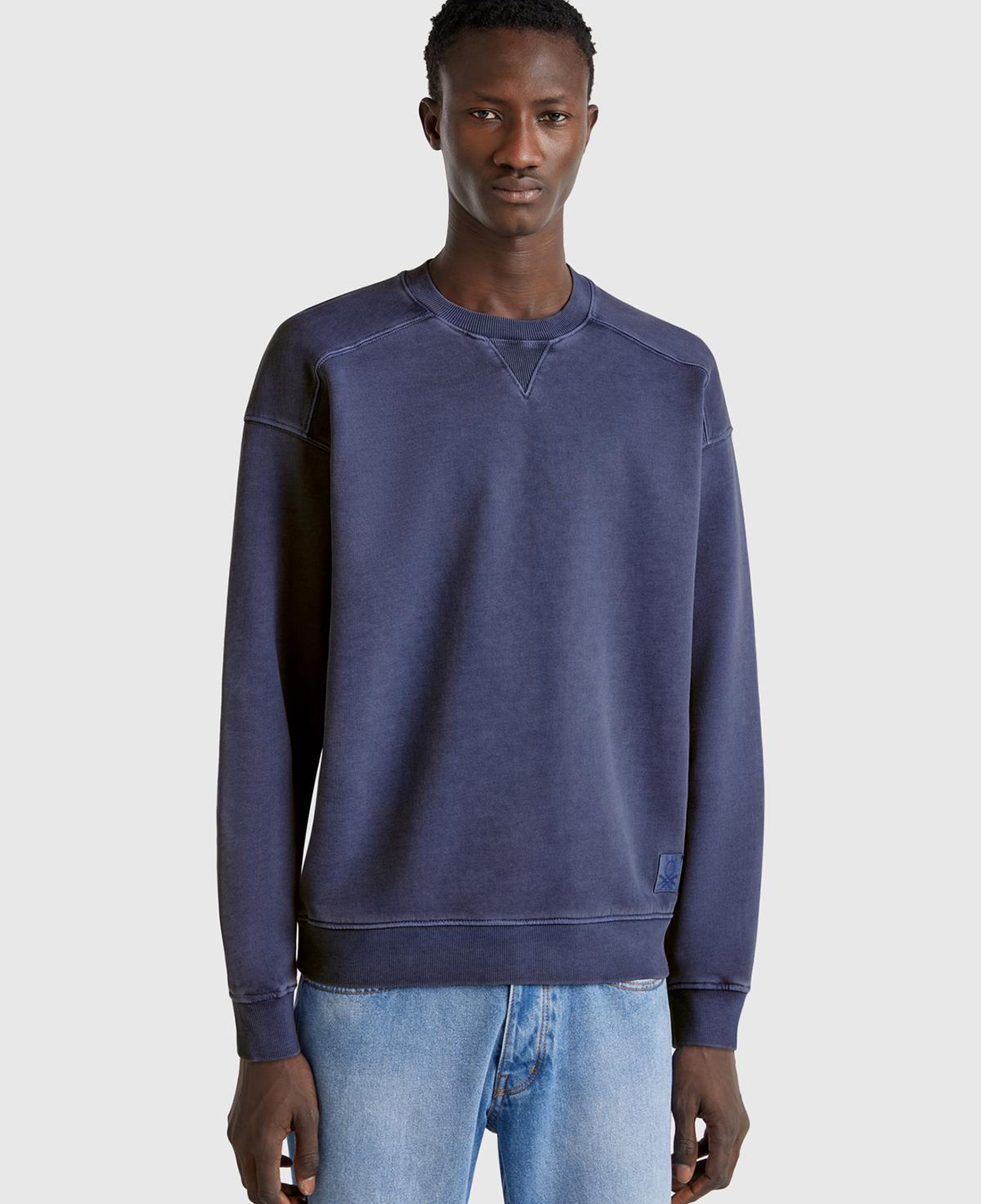 Erkek İndigo Pamuklu Logo Etiketi Detaylı Bisiklet Yaka Sweatshirt