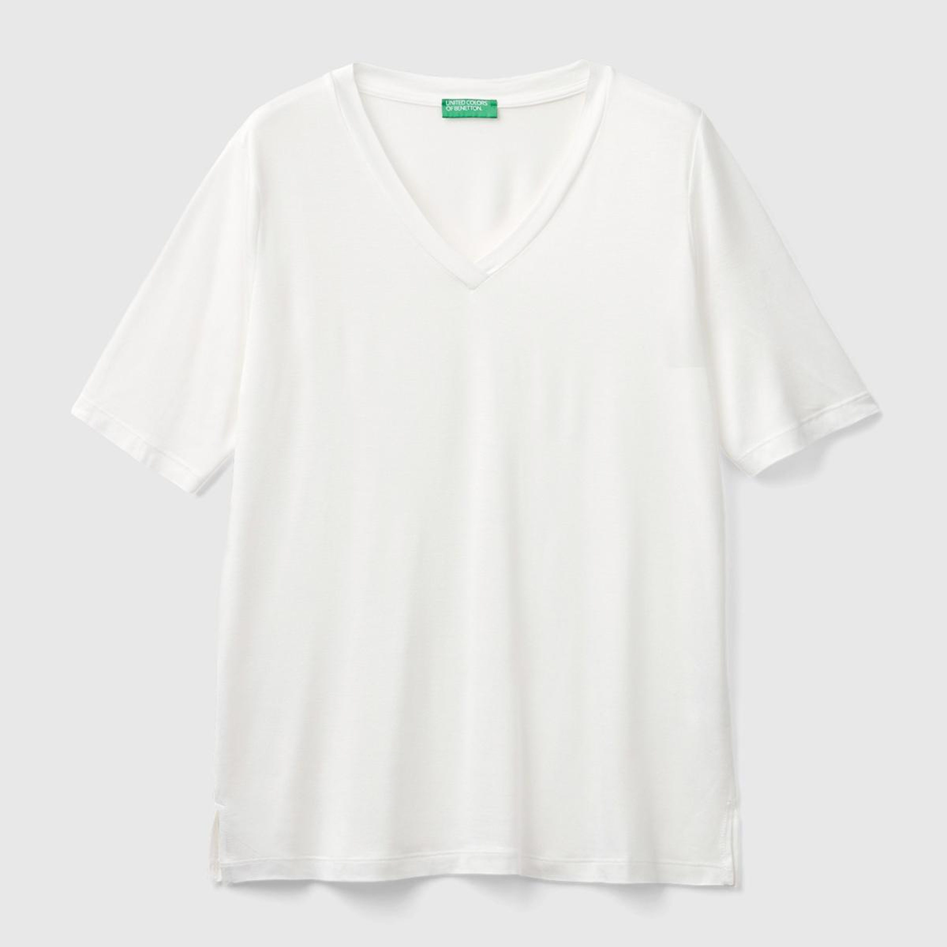 Kadın Beyaz Viskoz Karışımlı V Yaka T-Shirt