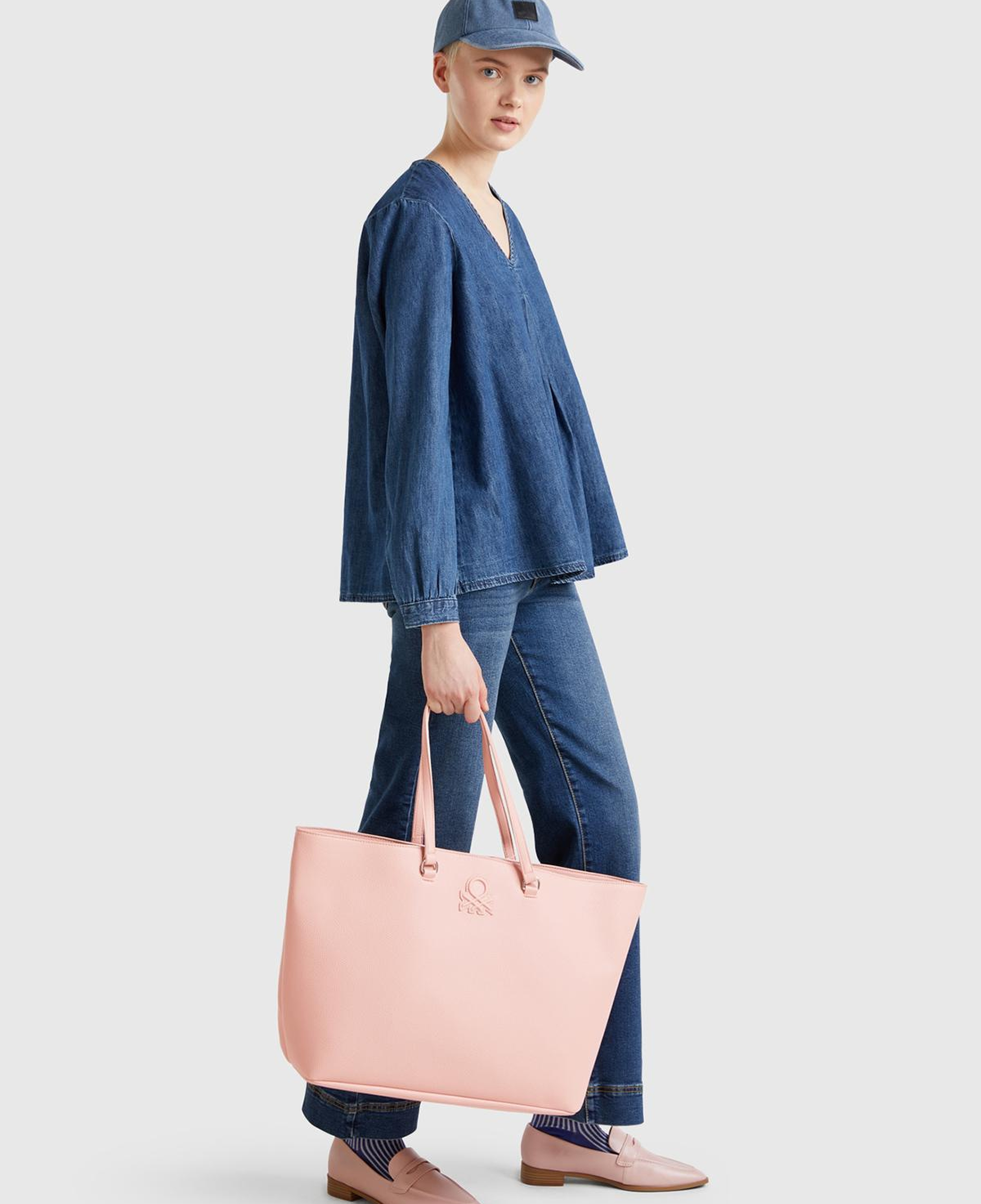 Kadın Pembe Eskitme Efektli Kabartma Logolu Fermuarlı Geniş Tote Çanta