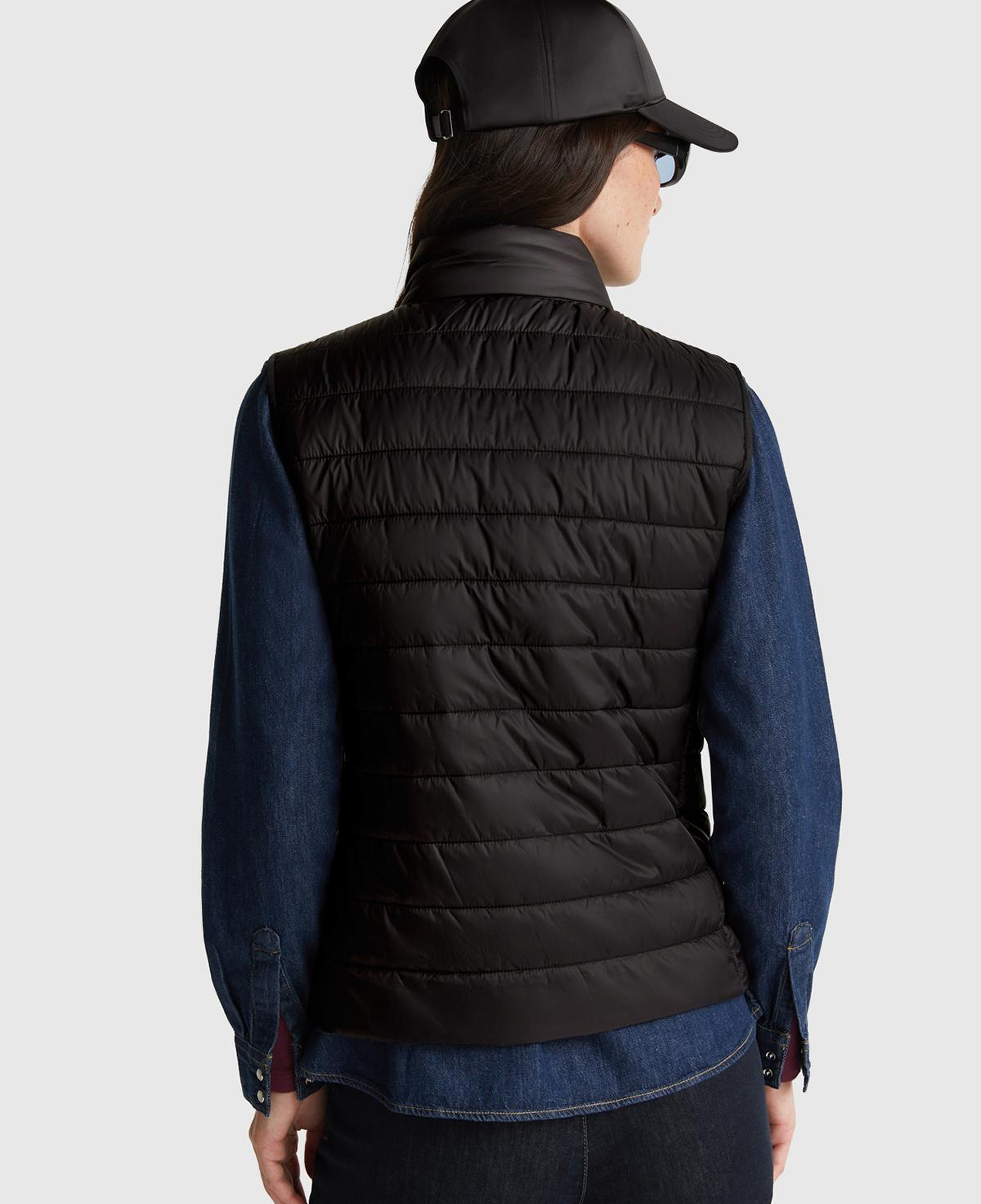 Kadın Siyah Polyester Dolgulu Fermuarlı Slim Fit Pufa Yelek