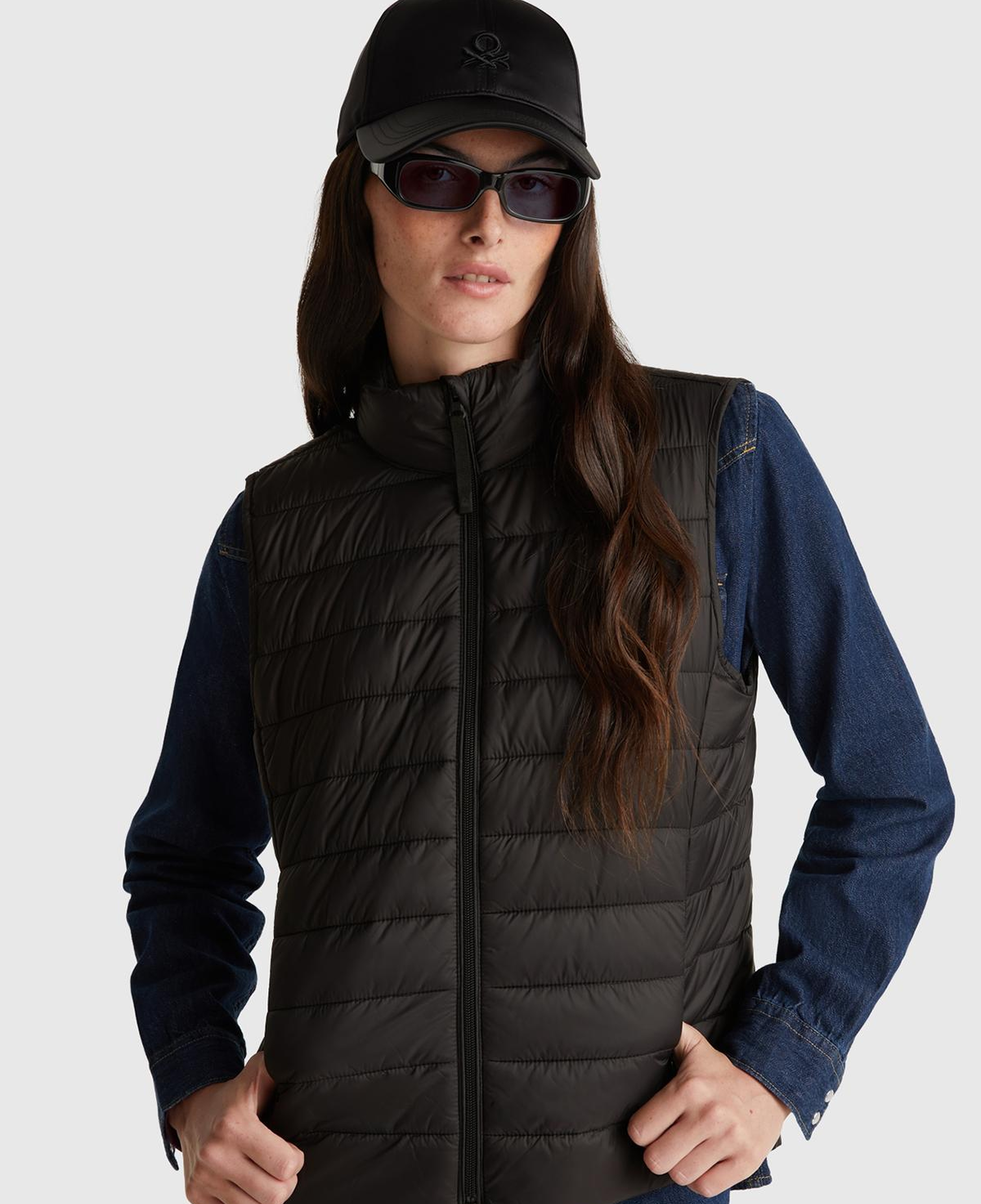 Kadın Siyah Polyester Dolgulu Fermuarlı Slim Fit Pufa Yelek