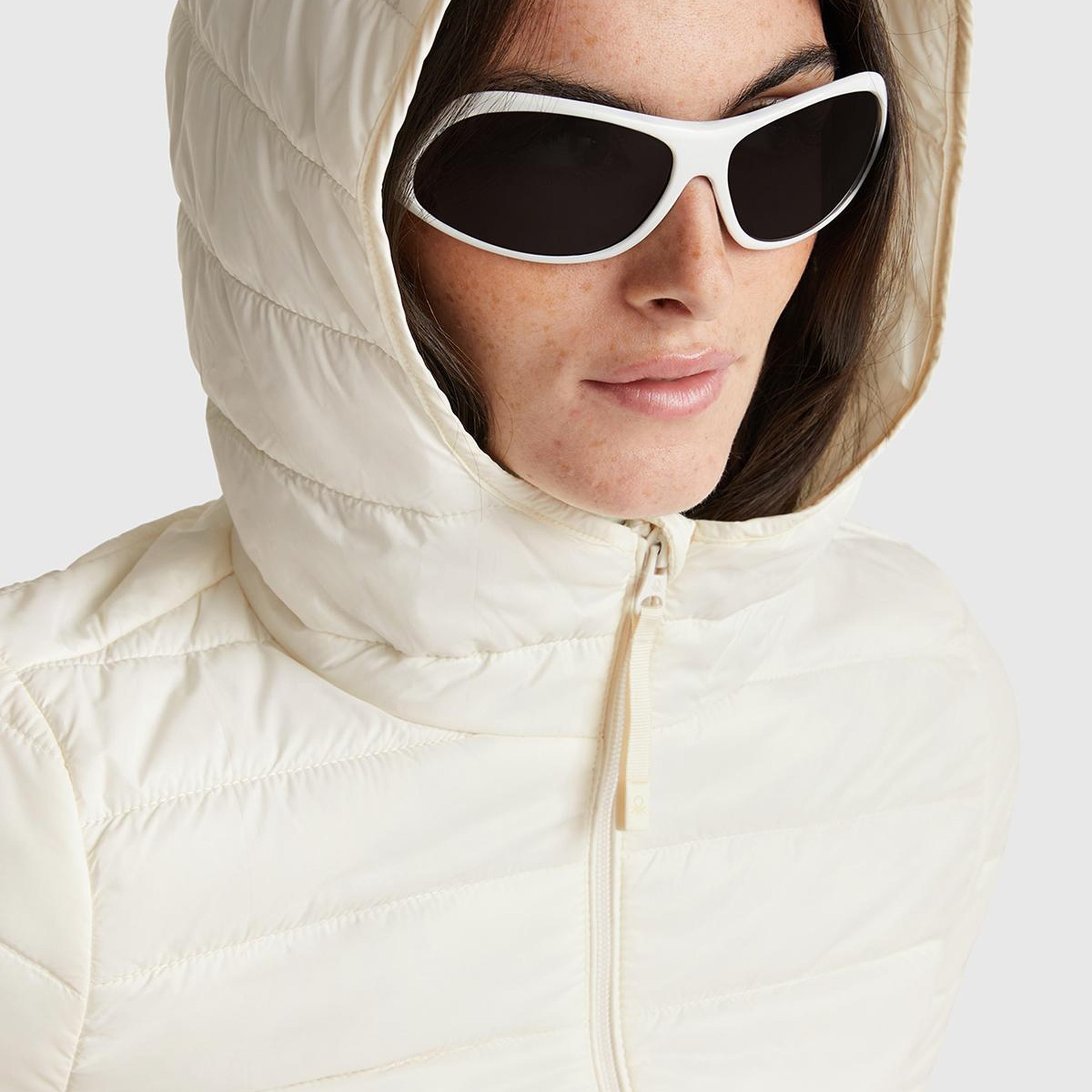 Kadın Krem Polyester Dolgulu Feramuarlı Kapüşonlu Slim Fit Puffer Mont