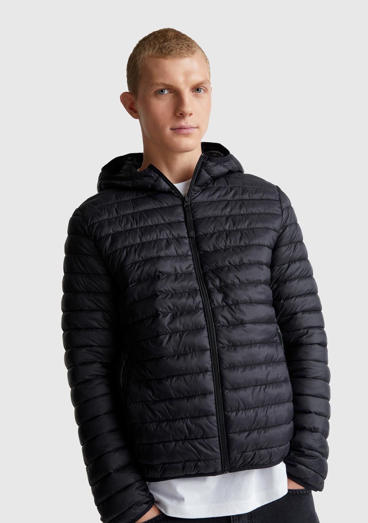 Erkek Siyah Polyester Dolgulu Regular Fit Kapüşonlu Puffer Mont