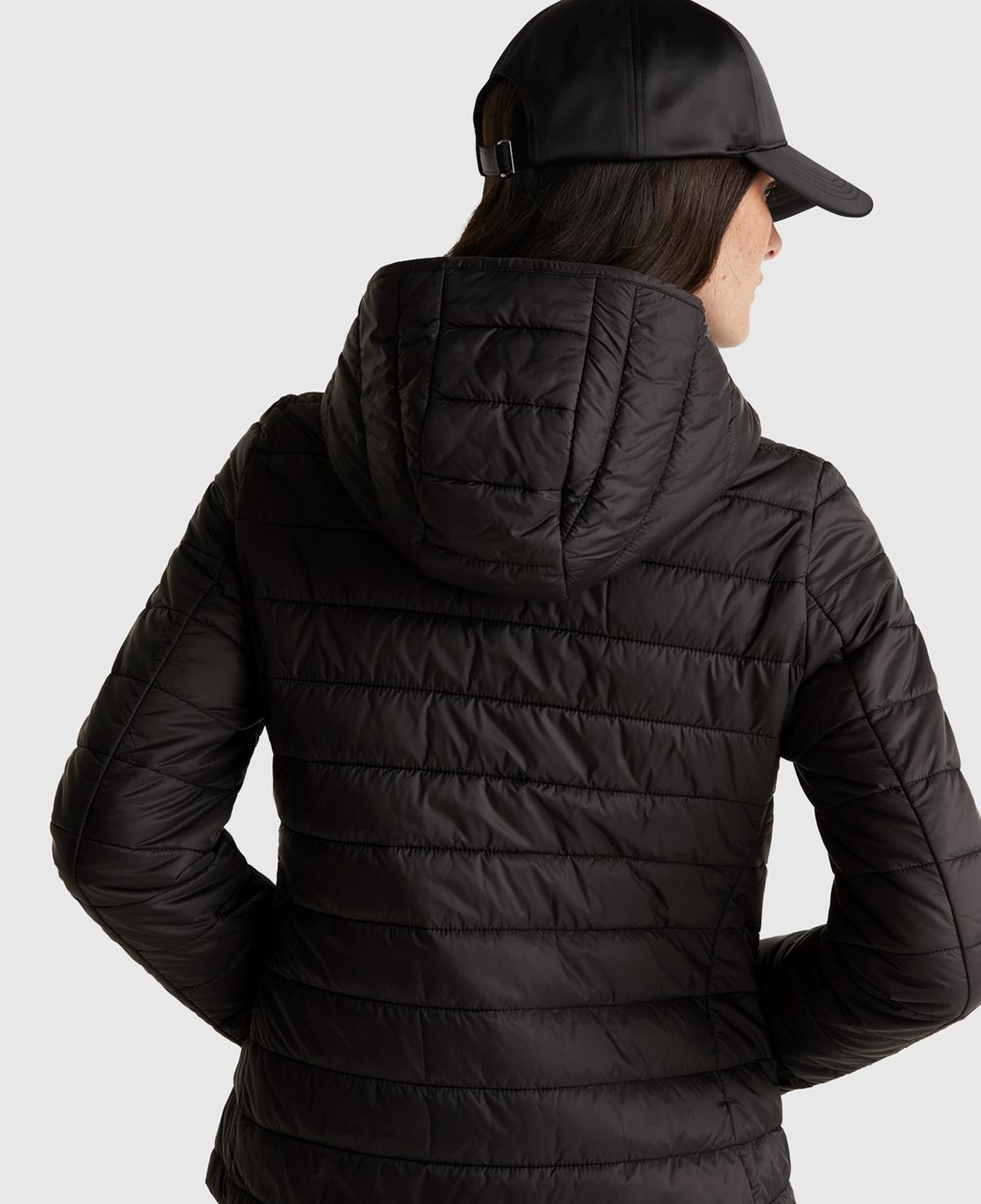 Kadın Siyah Polyester Dolgulu Feramuarlı Kapüşonlu Slim Fit Puffer Mont