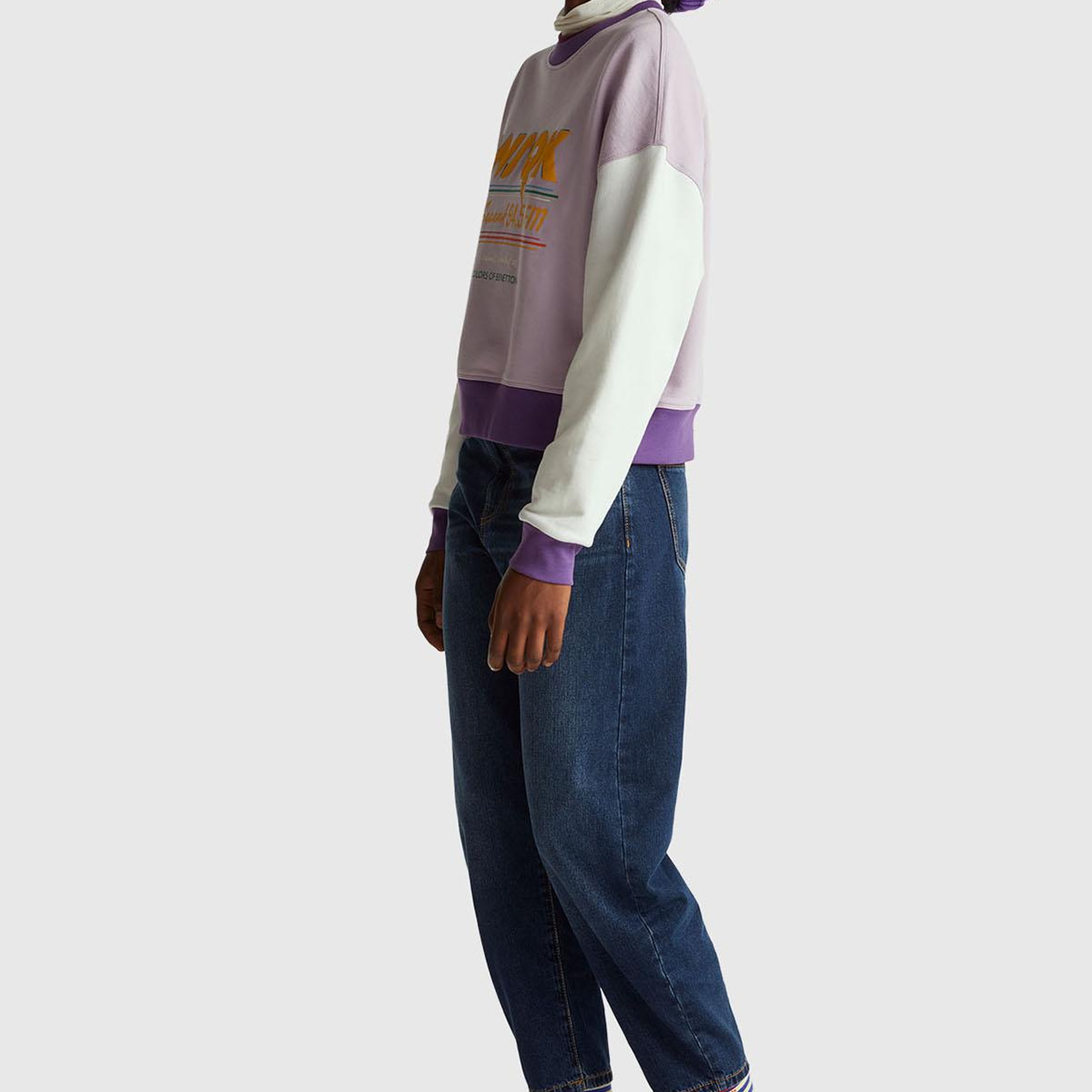 Kadın Beyaz  %100 Pamuk Renk Bloklu Stranger Things Baskılı Sweatshirt