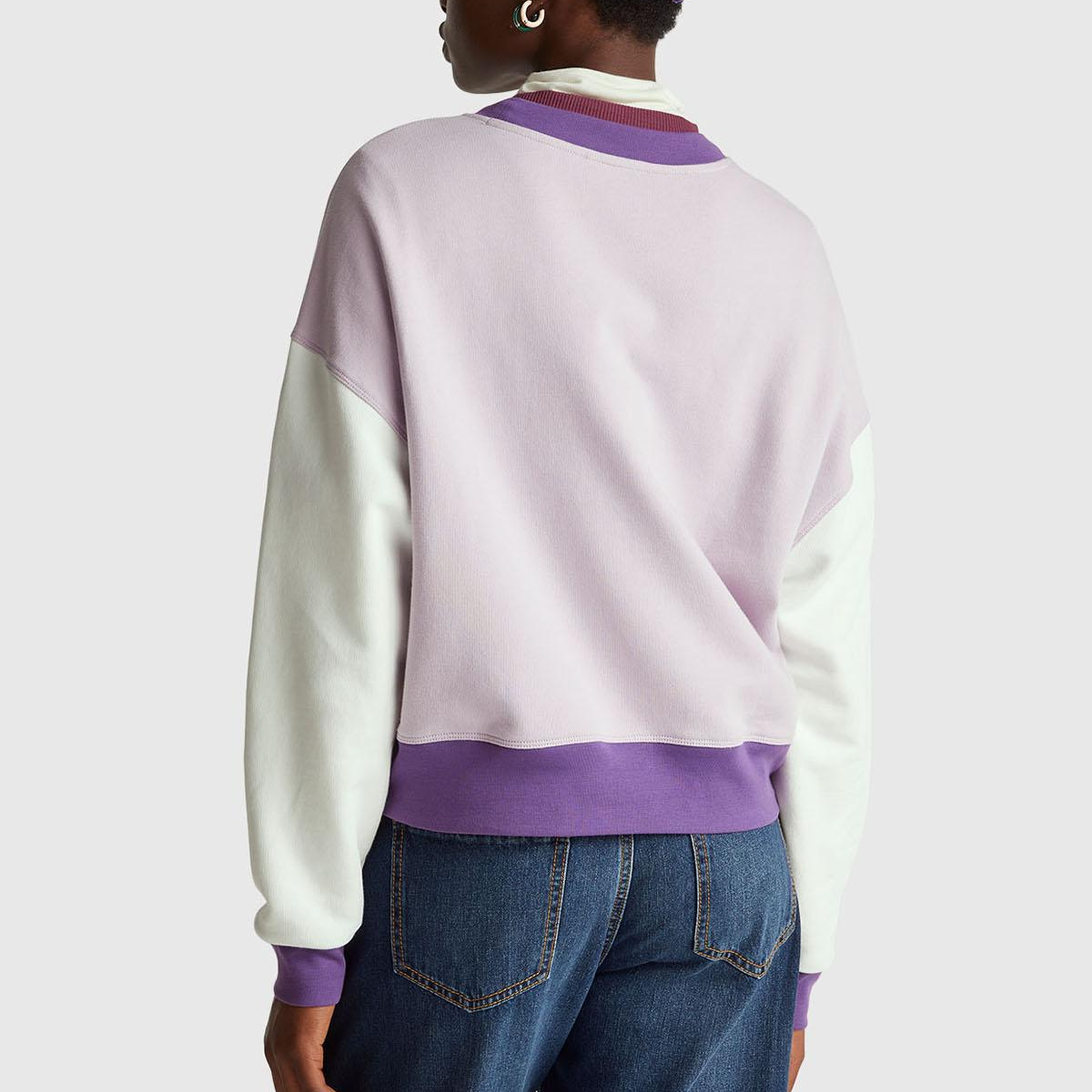 Kadın Beyaz  %100 Pamuk Renk Bloklu Stranger Things Baskılı Sweatshirt