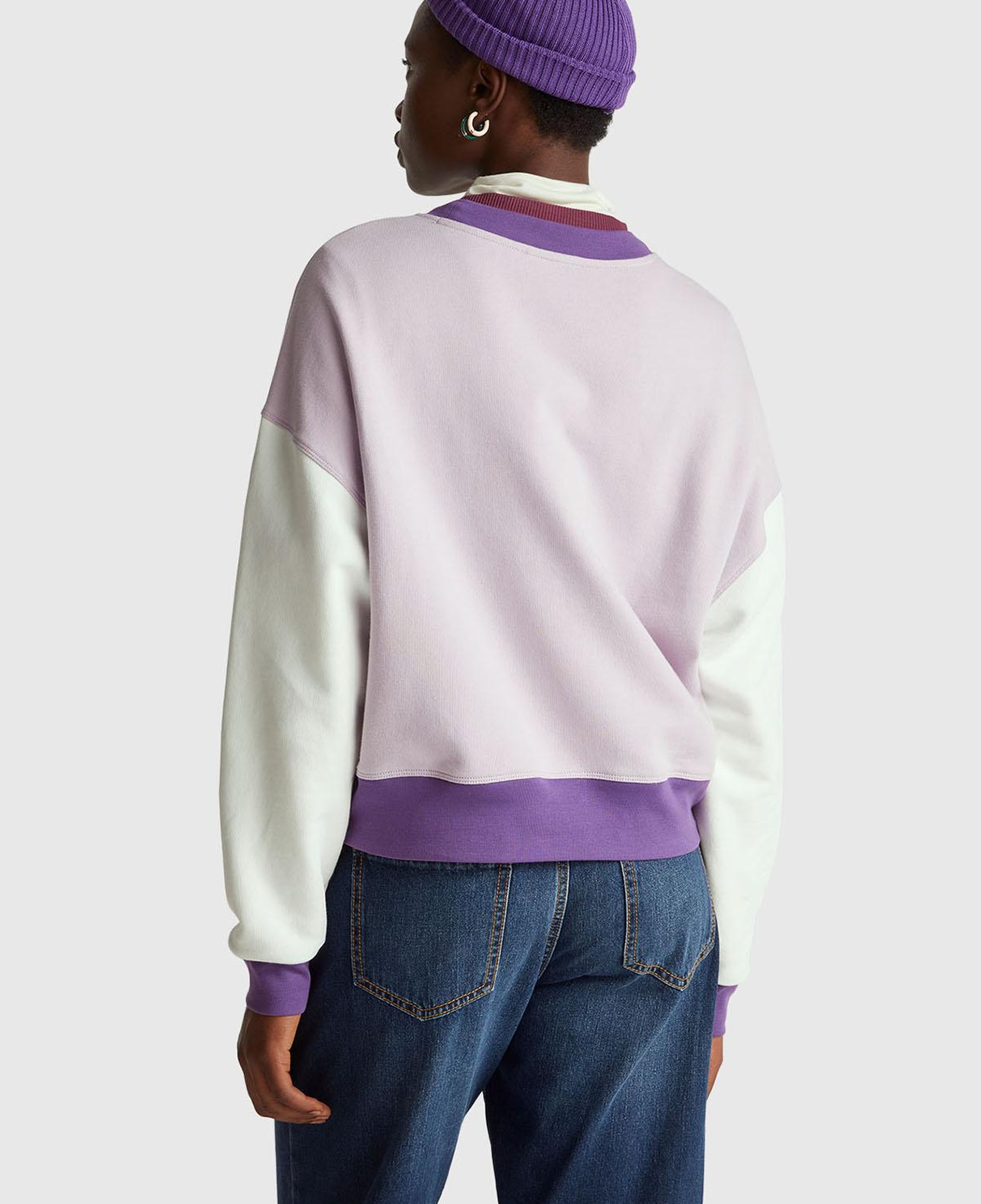 Kadın Beyaz  %100 Pamuk Renk Bloklu Stranger Things Baskılı Sweatshirt