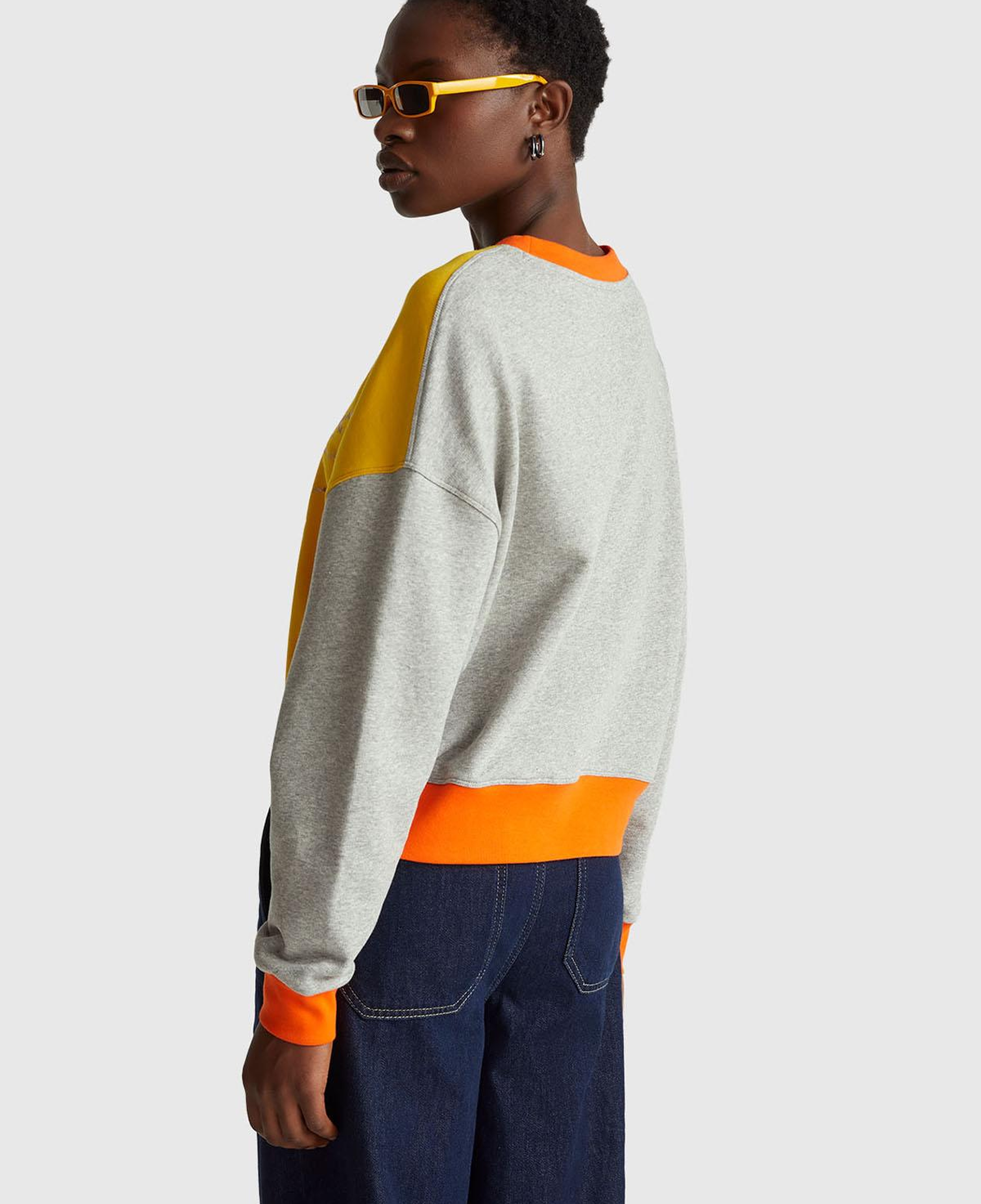 Kadın Sarı Mix  %100 Pamuk Renk Bloklu Stranger Things Baskılı Sweatshirt