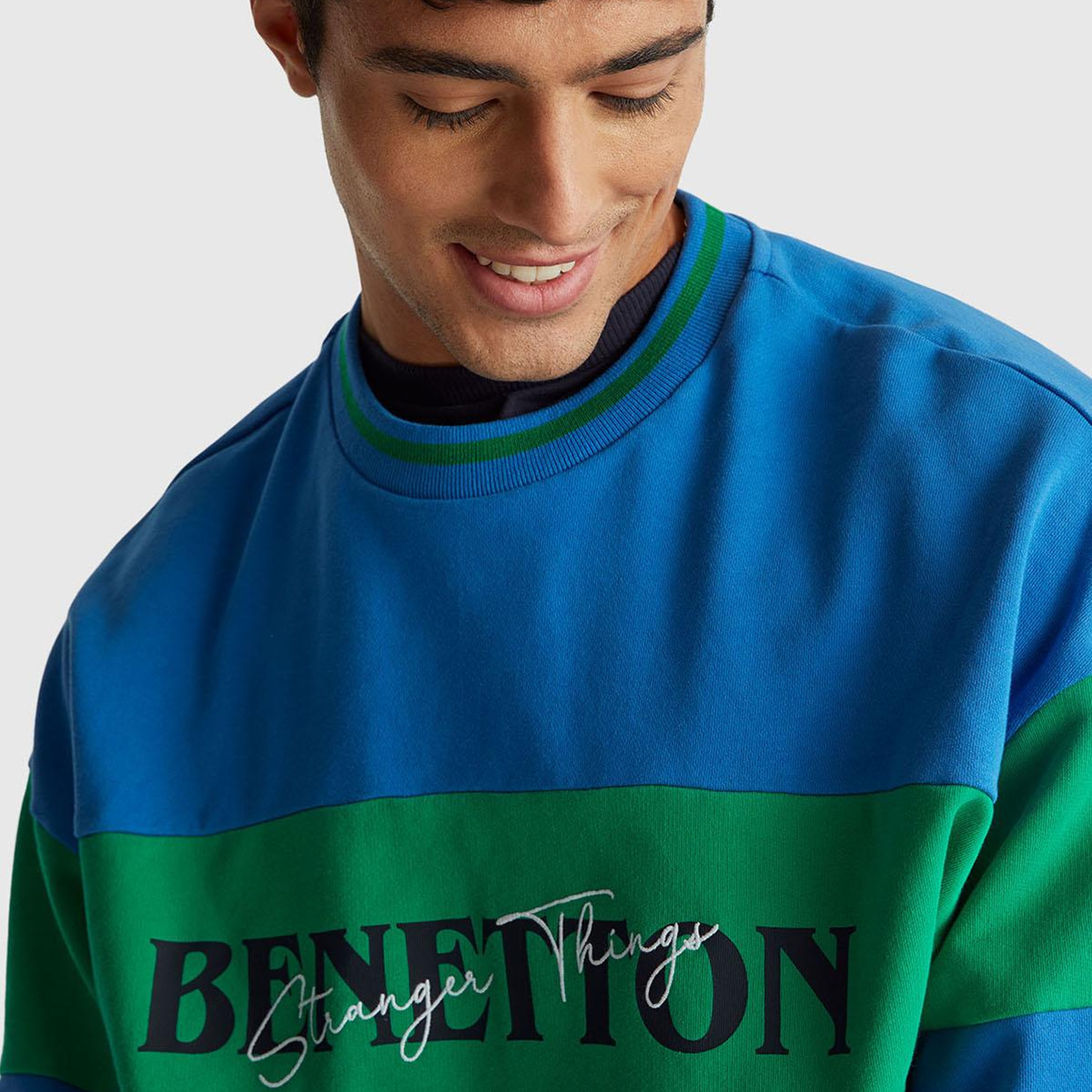 Unisex Mavi Stranger Things Renk Bloklu Sweatshirt