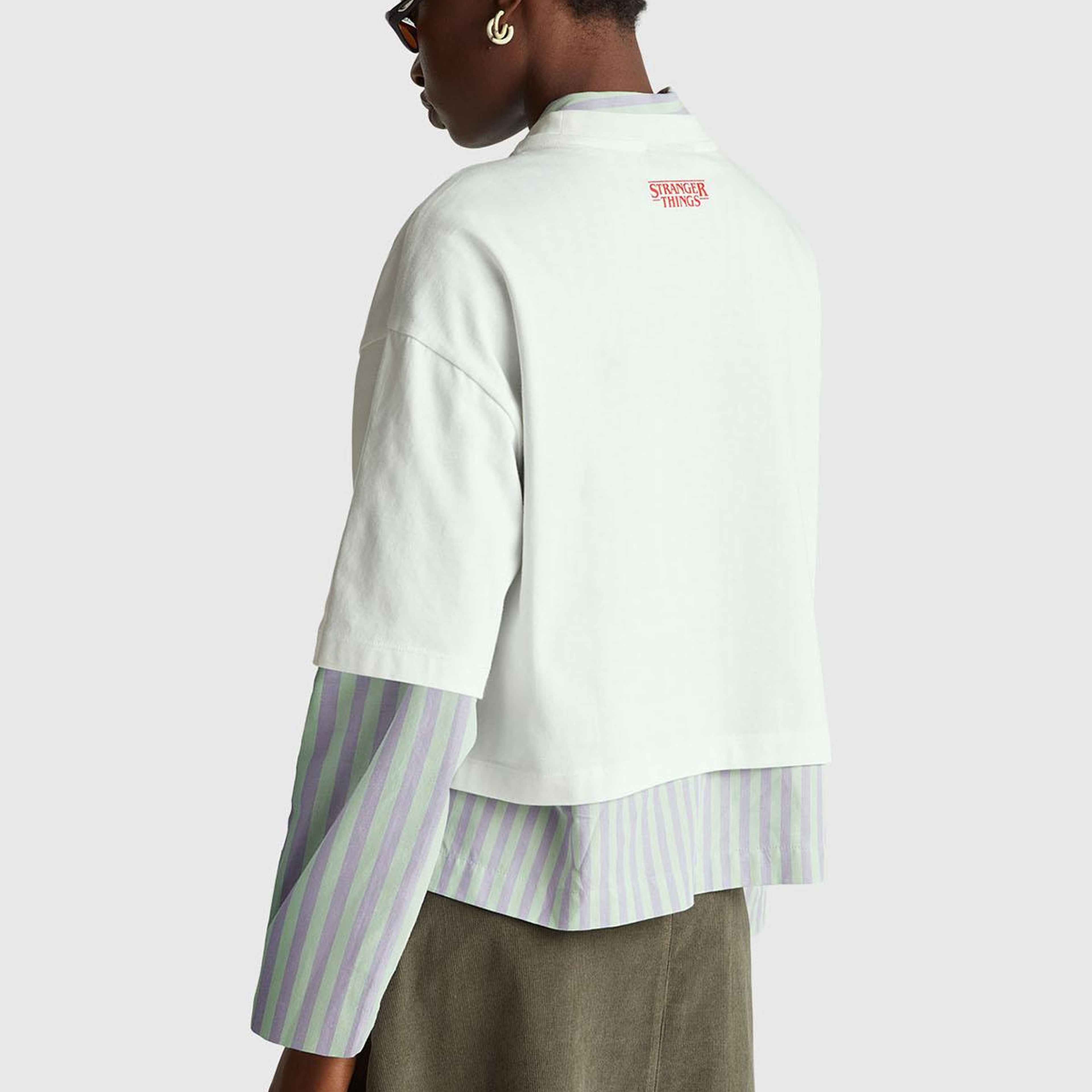 Kadın Beyaz %100 Pamuk Boxy Fit Crop Stranger Things Baskılı T-shirt