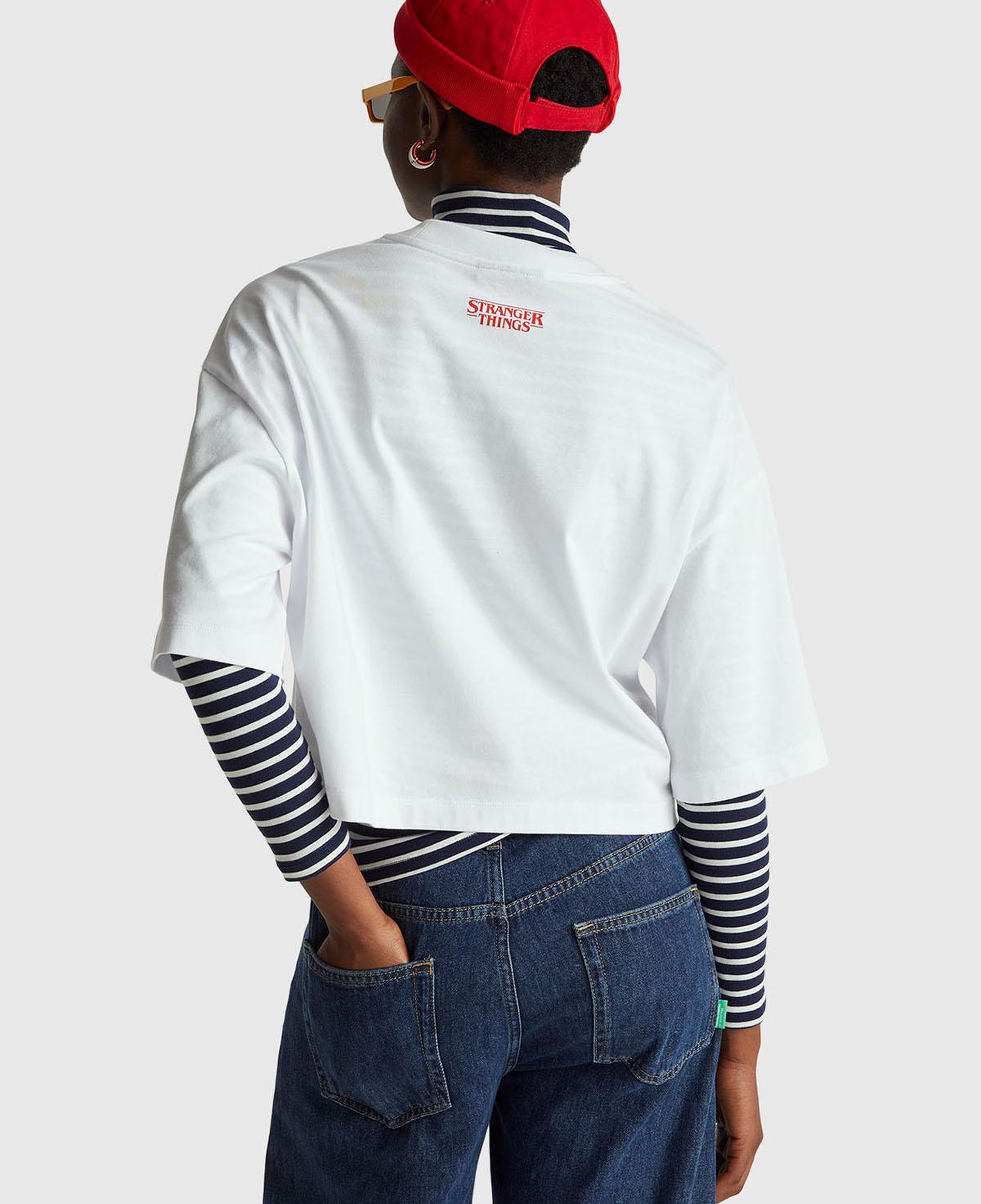 Kadın Beyaz mix  %100 Pamuk Boxy Fit Crop Stranger Things Baskılı T-shirt