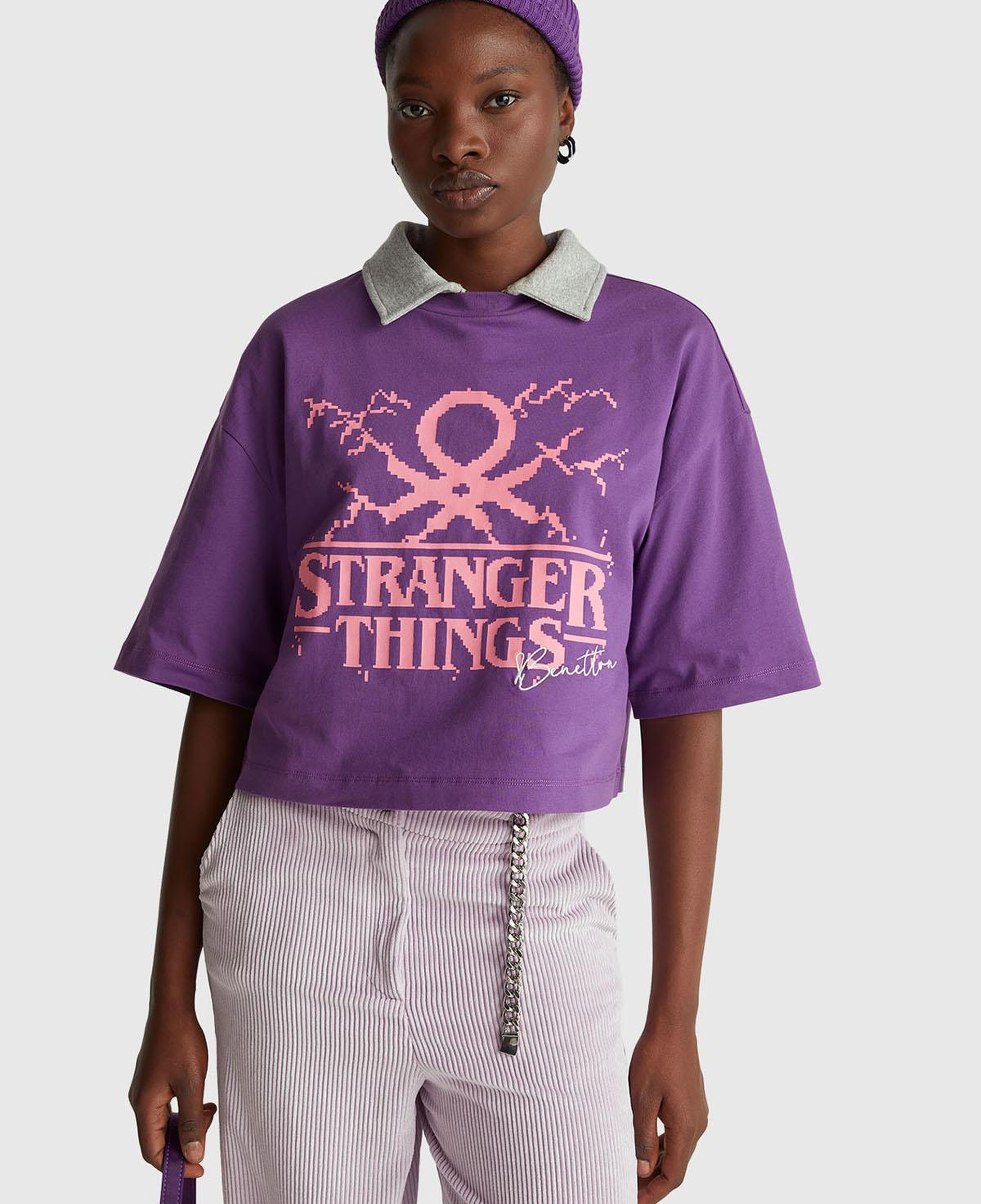 Kadın Mor  %100 Pamuk Boxy Fit Crop Stranger Things Baskılı T-shirt