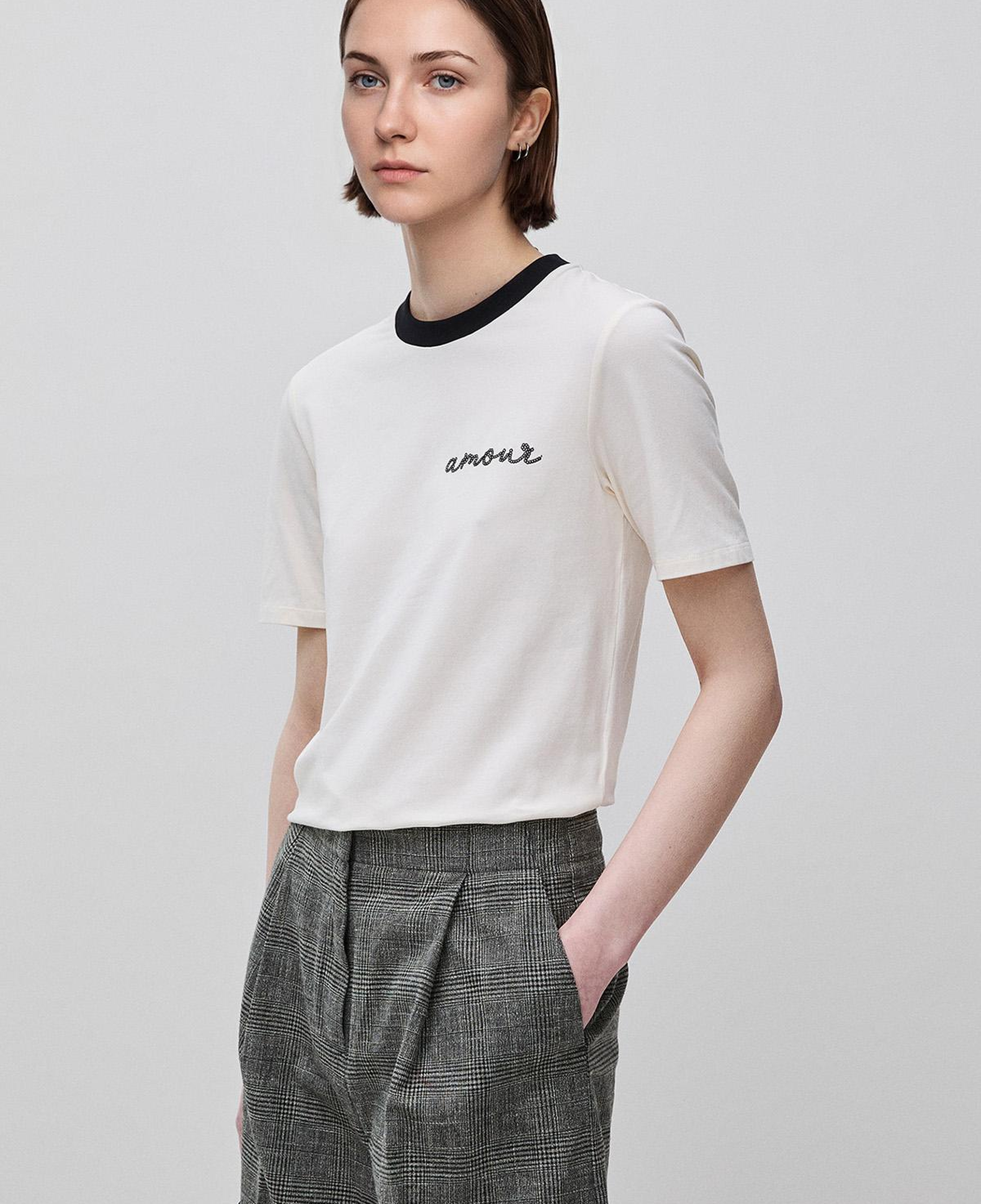 Kadın Krem Pamuk Karışımlı Payetli Nakışlı Bisiklet Yaka T-Shirt