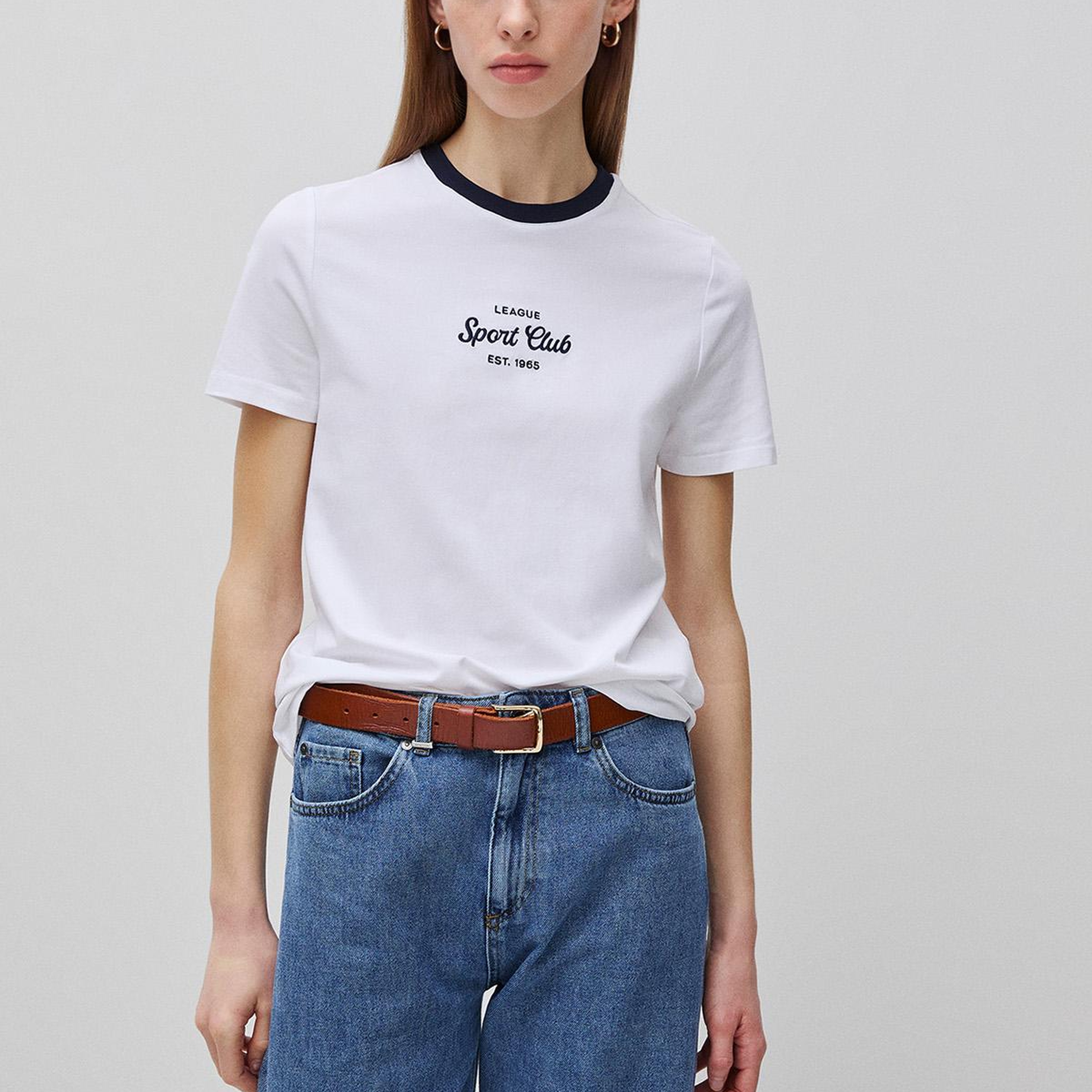 Kadın Beyaz Pamuk Karışımlı Önü İşlemeli Bisiklet Yaka T-Shirt