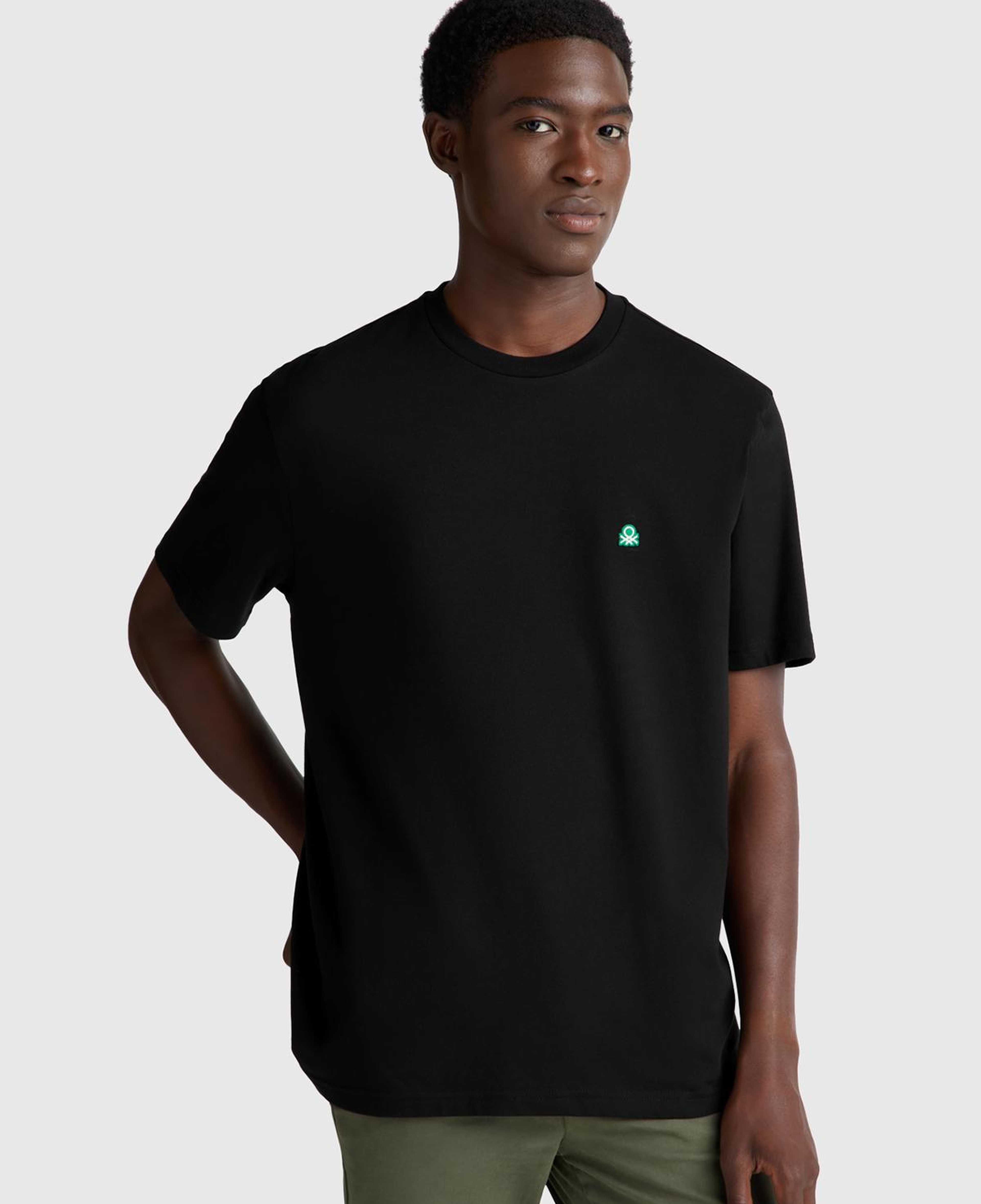 Erkek Siyah %100 Koton Logolu Bisiklet Yaka T-Shirt