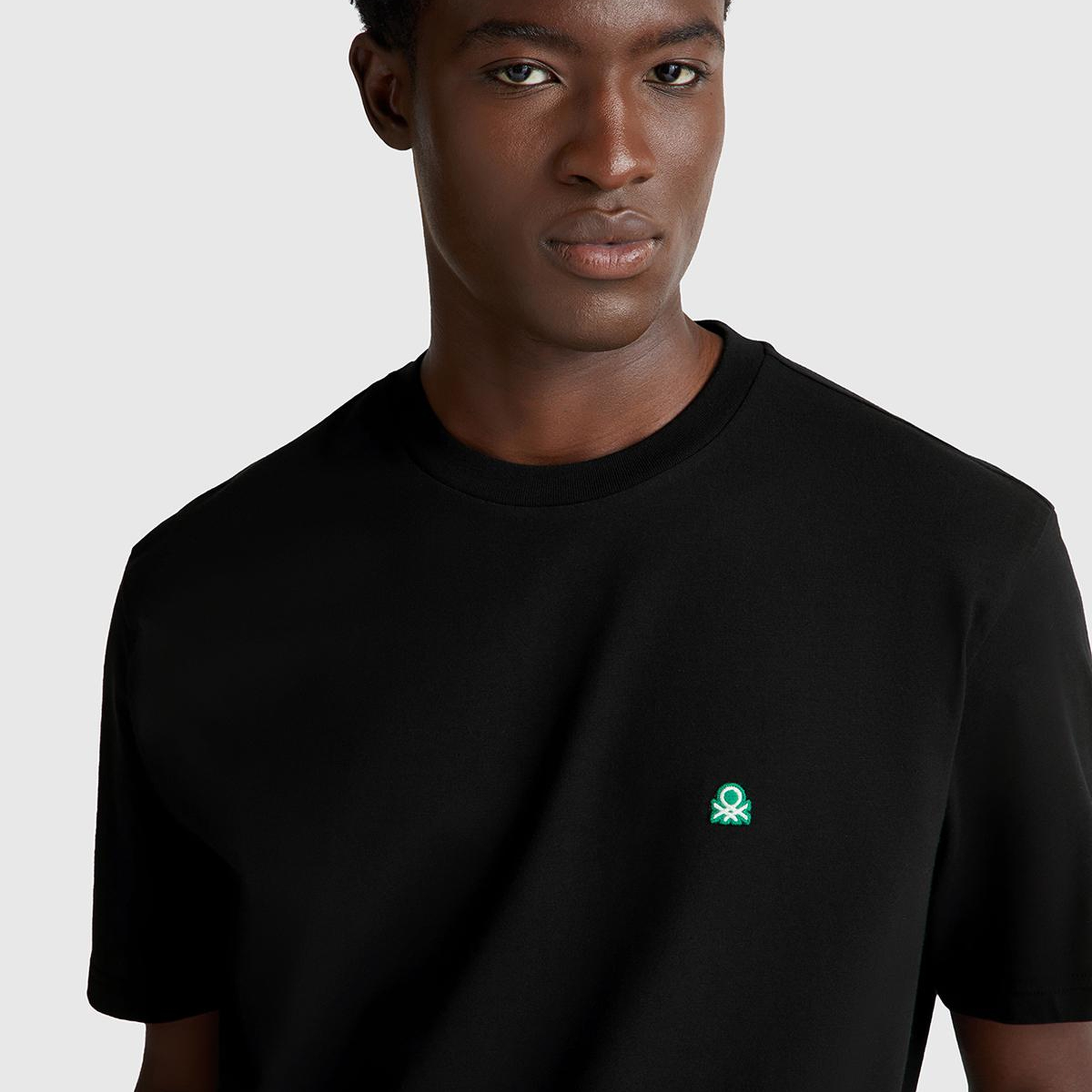 Erkek Siyah %100 Koton Logolu Bisiklet Yaka T-Shirt