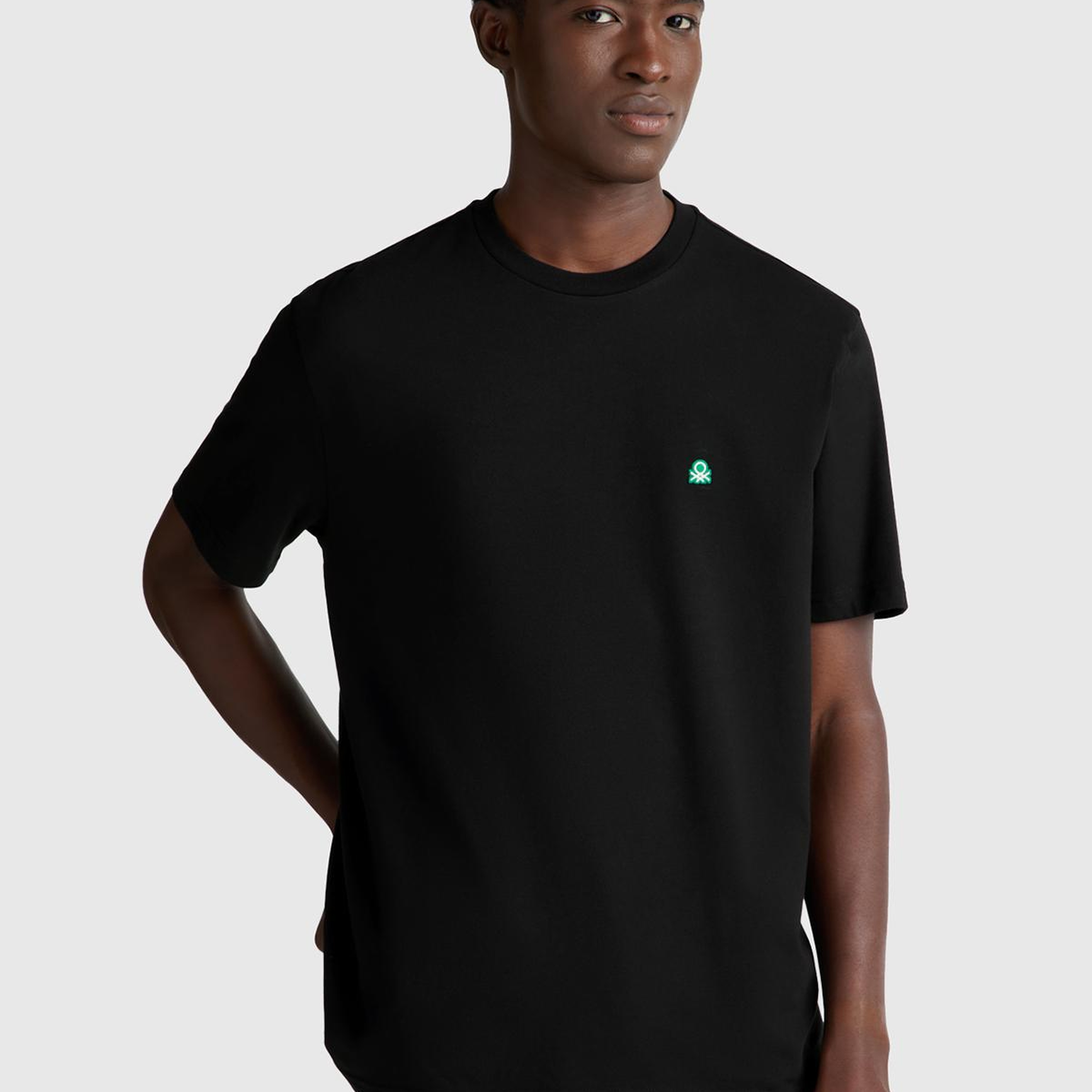 Erkek Siyah %100 Koton Logolu Bisiklet Yaka T-Shirt