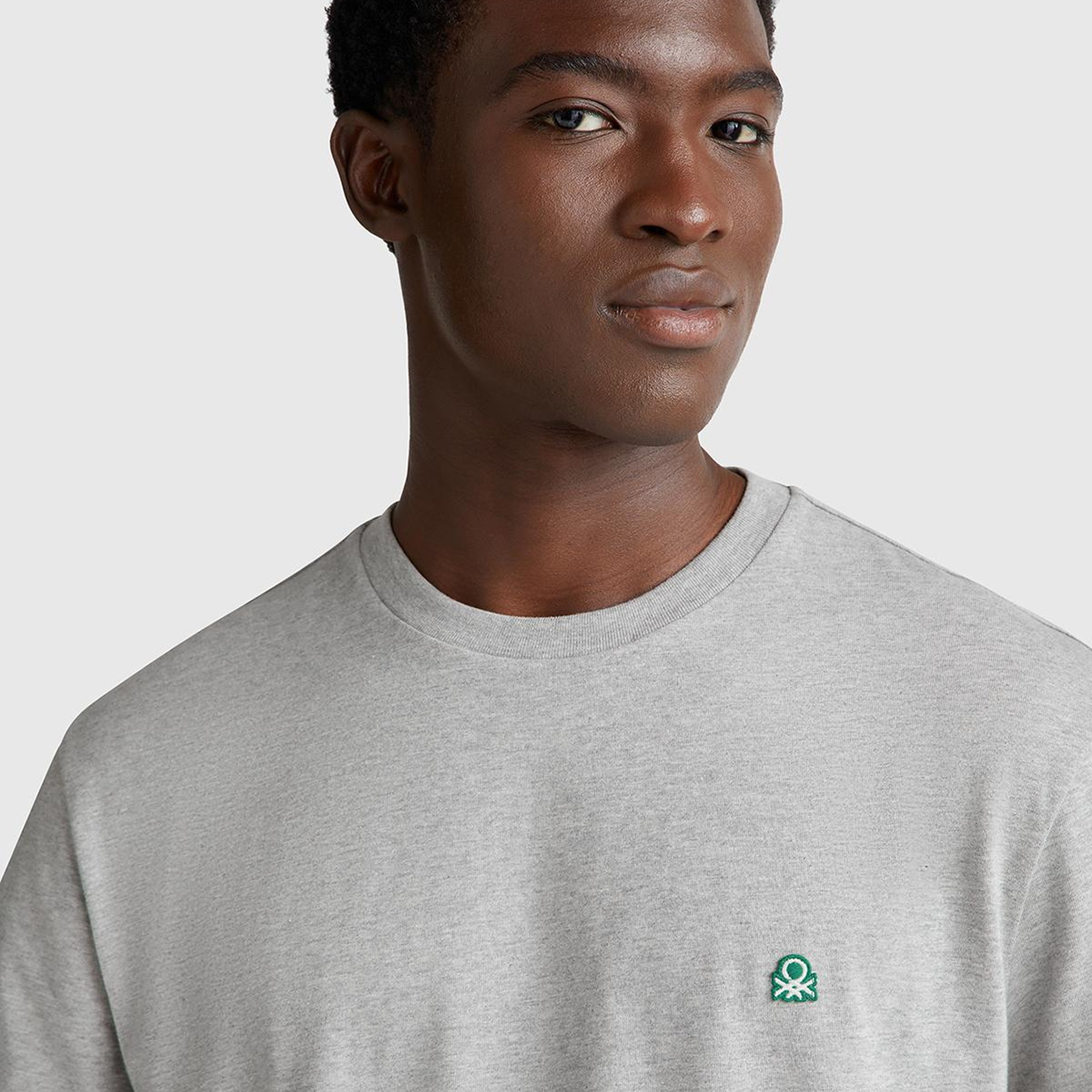 Erkek Gri Melanj %100 Koton Logolu Bisiklet Yaka T-Shirt