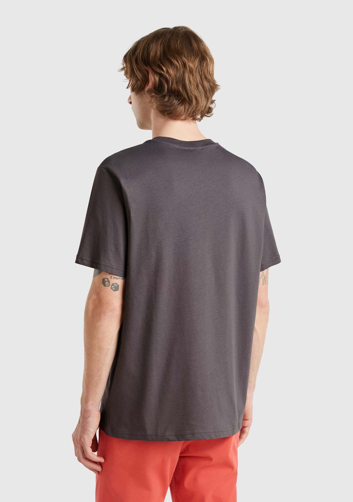 Erkek Koyu Gri %100 Koton Logolu Bisiklet Yaka T-Shirt