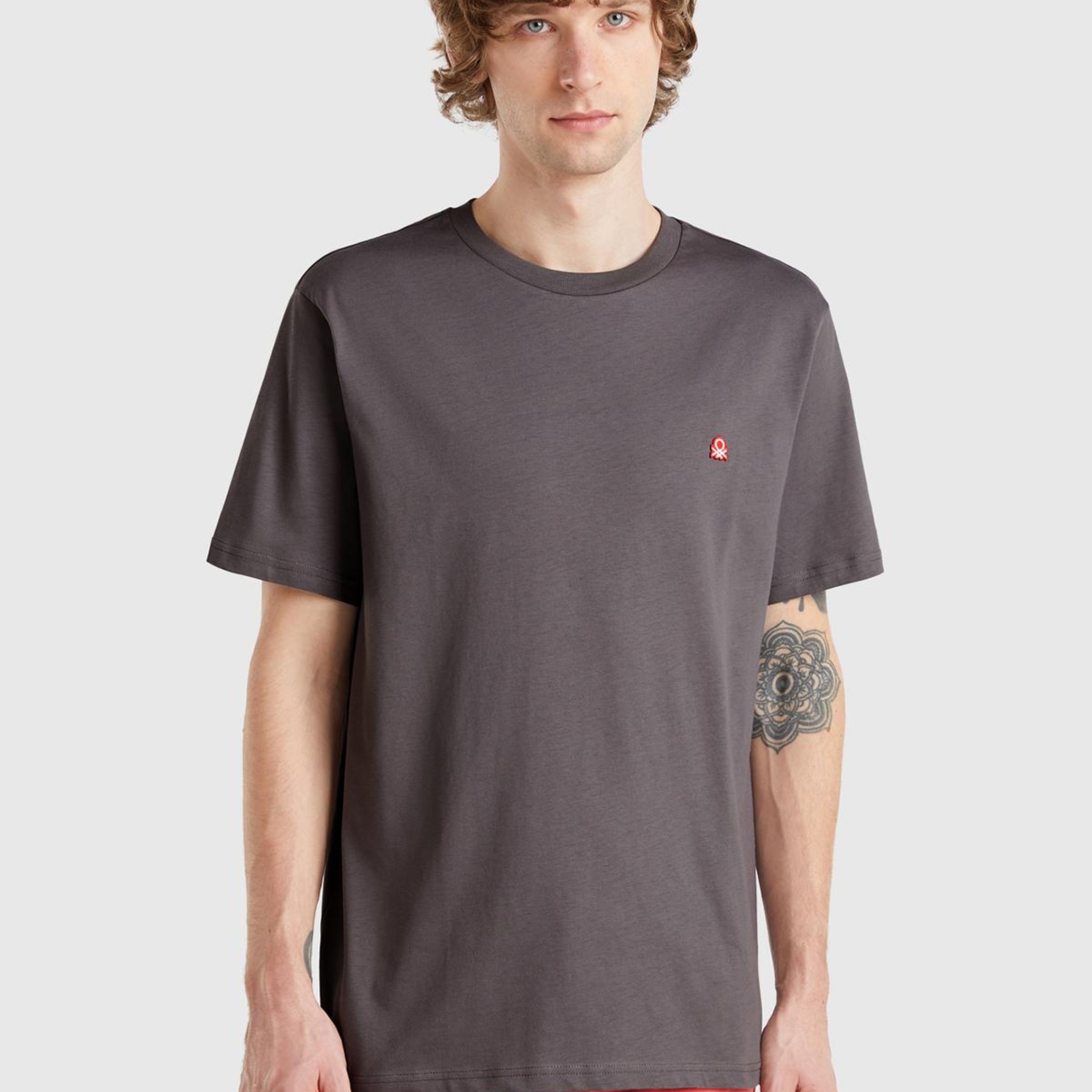 Erkek Koyu Gri %100 Koton Logolu Bisiklet Yaka T-Shirt