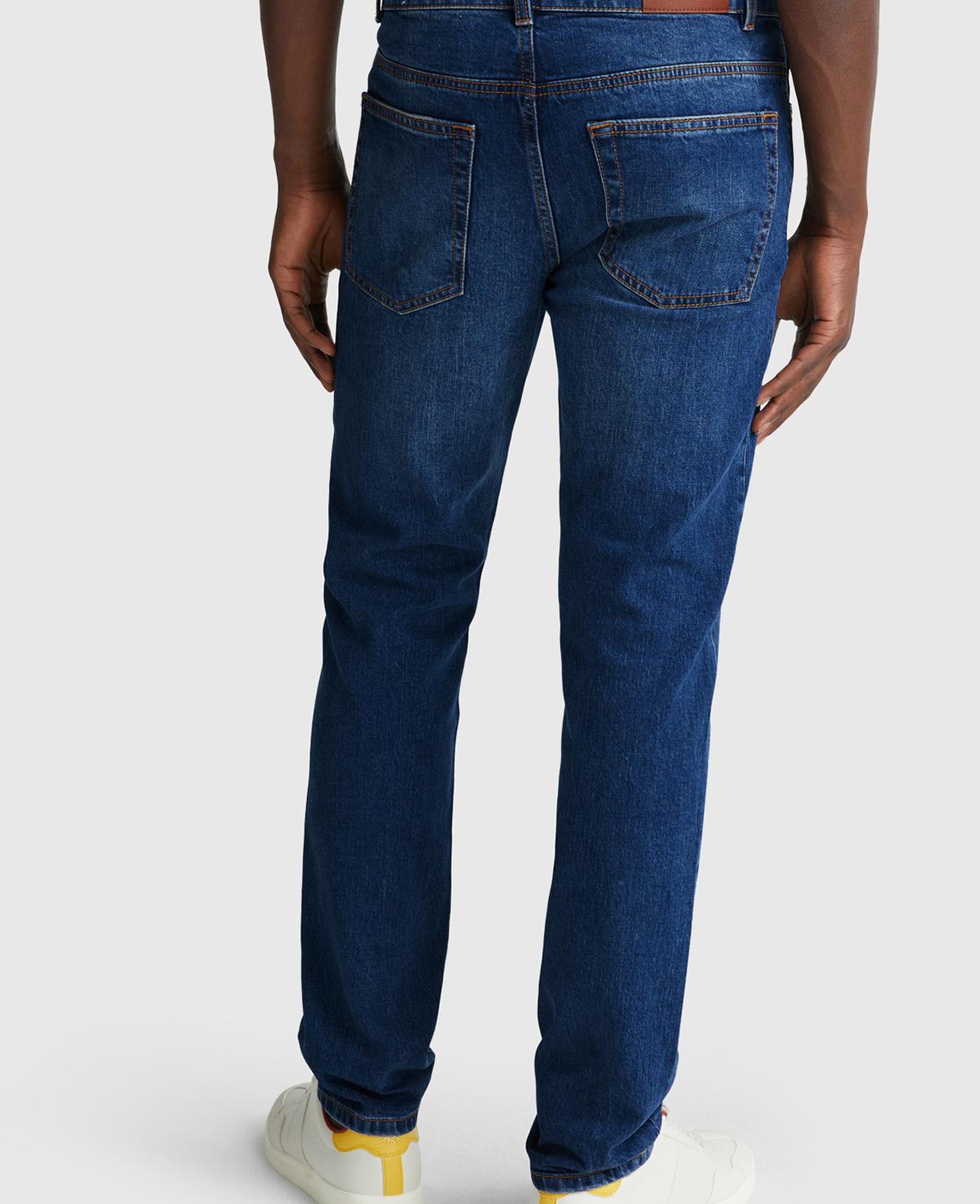 Erkek Koyu Mavi Pamuk Karışımlı Arkası Logo Etiketli Cepli Slim Fit Denim Pantolon