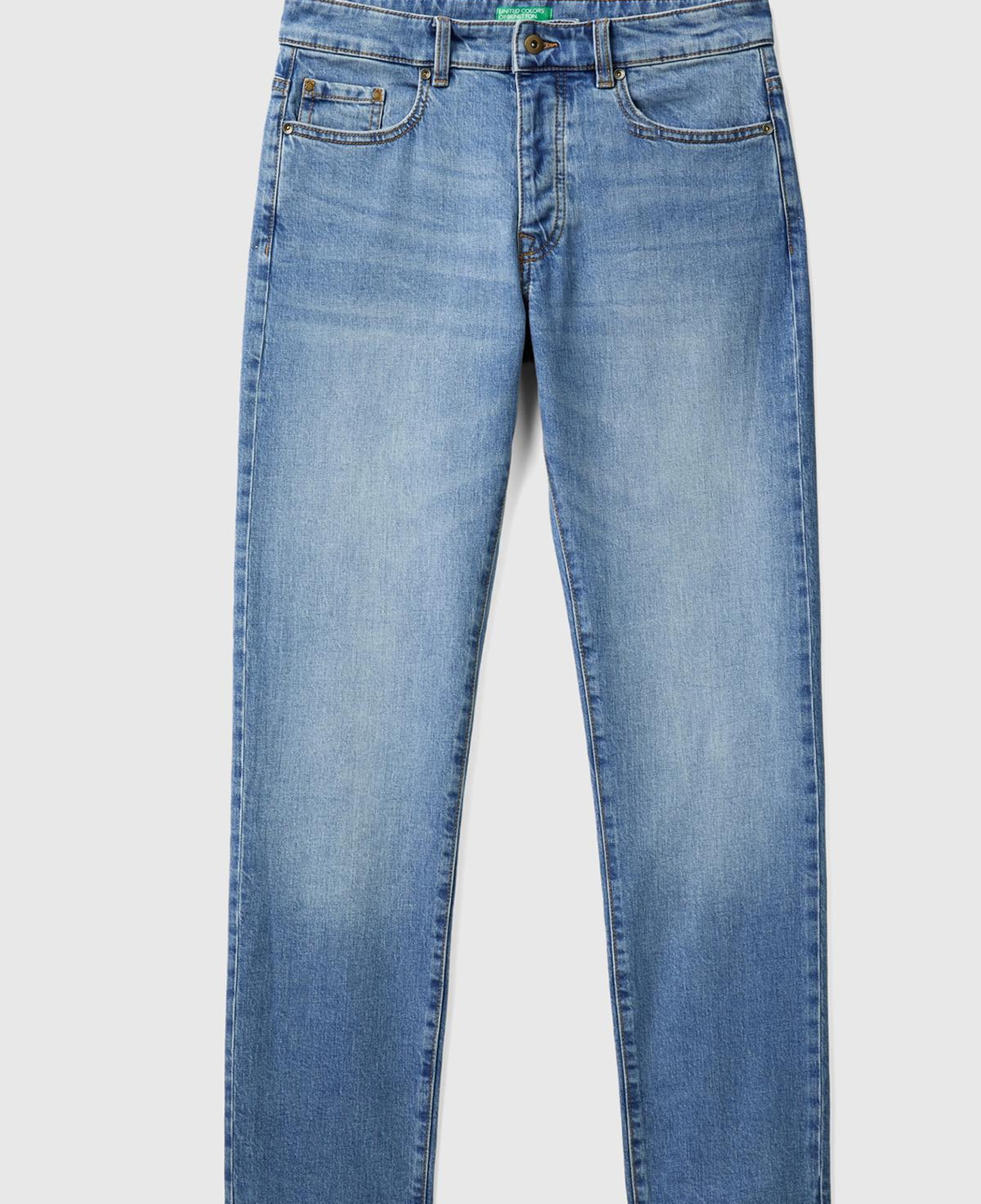 Erkek Açık Mavi Pamuk Karışımlı Arkası Logo Etiketli Cepli Slim Fit Denim Pantolon