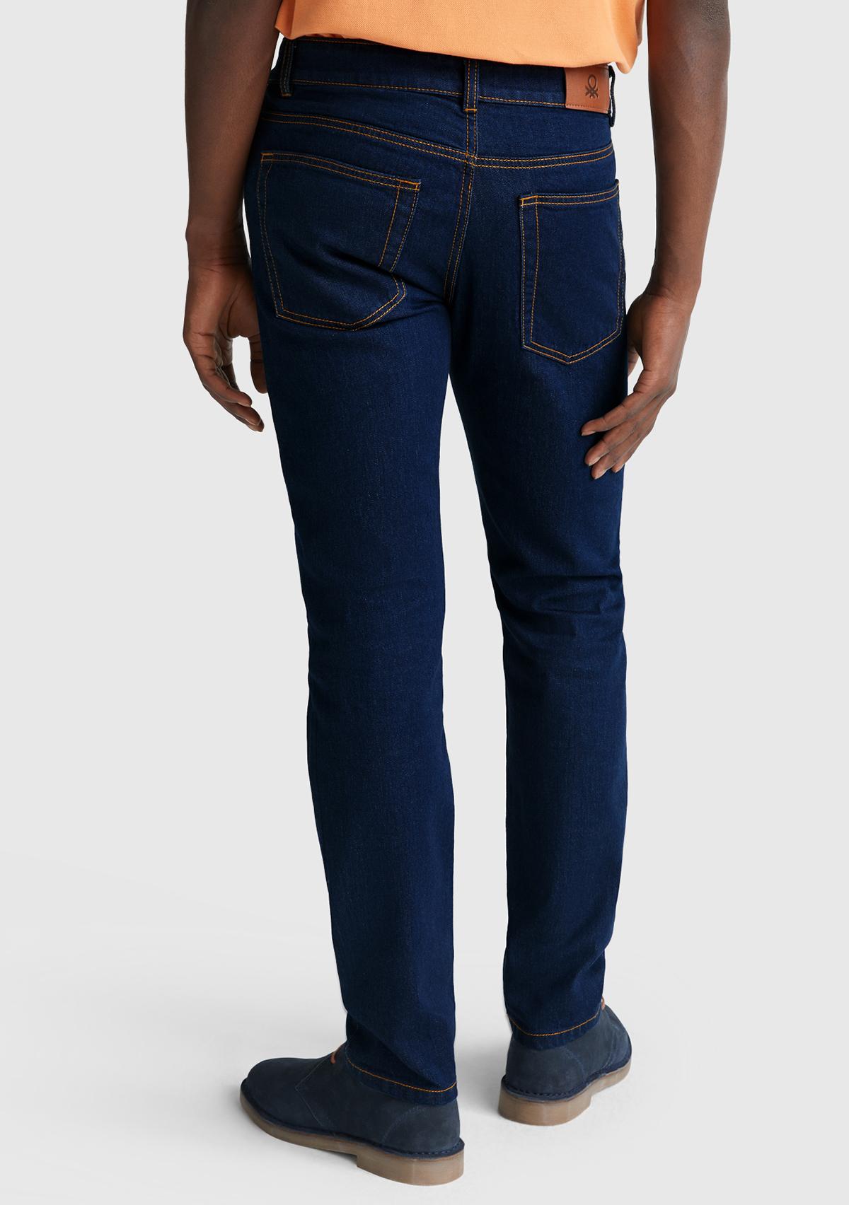 Erkek Lacivert Pamuk Karışımlı Arkası Logo Etiketli Cepli Slim Fit Denim Pantolon