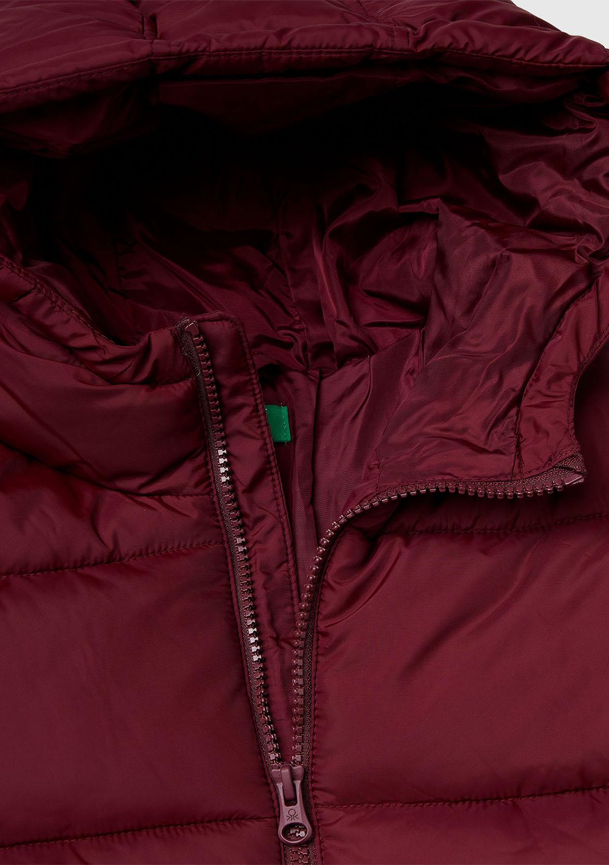 Erkek Çocuk Bordo Logo Detaylı Fermuarlı Kapüşonlu Dolgulu Mont