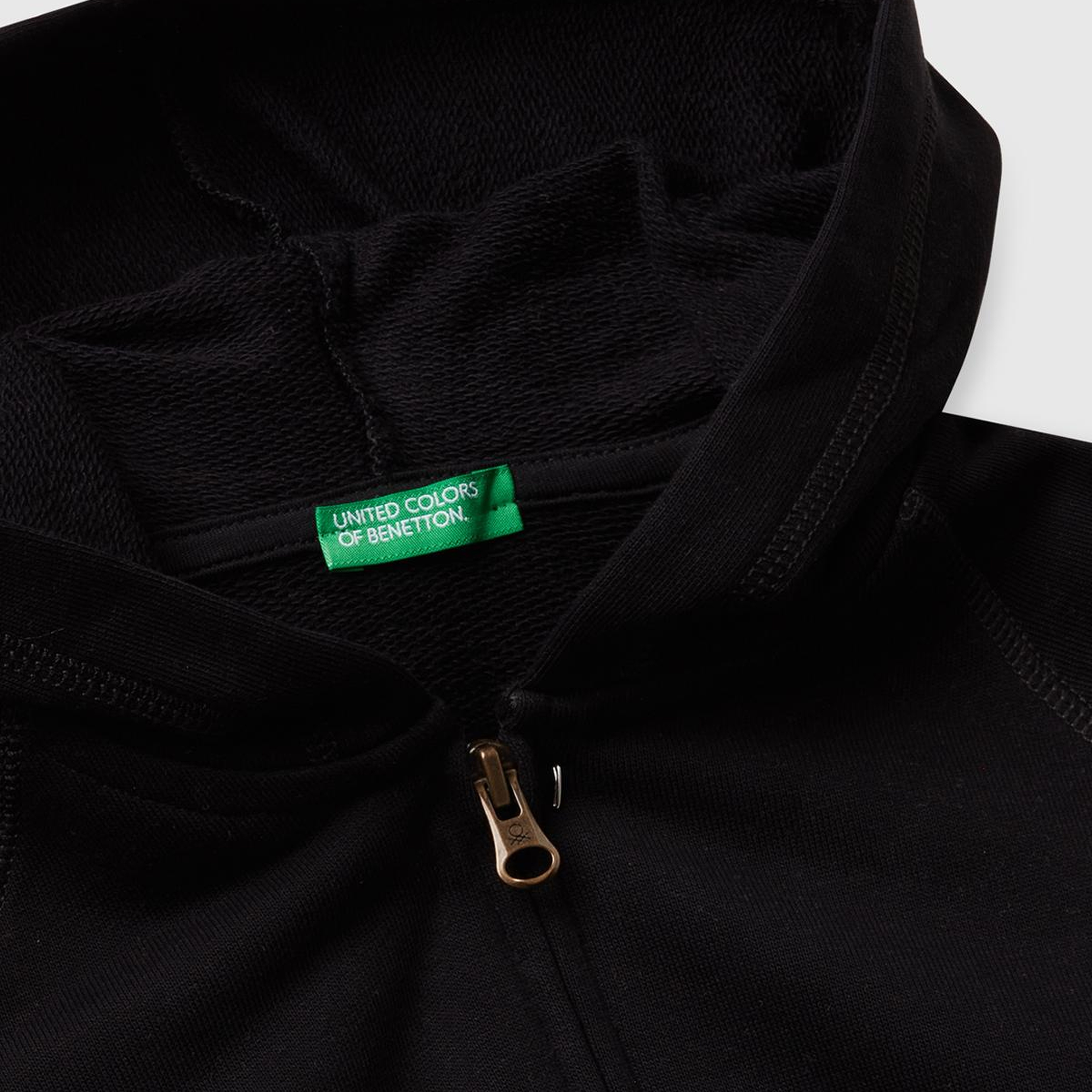 Erkek Çocuk Siyah Önü ve Arkası Baskılı Fermuarlı Yan Cepli Sweatshirt