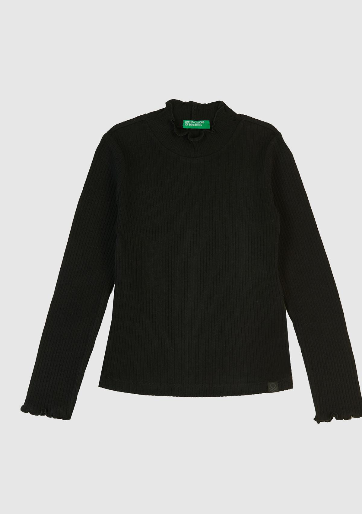 Kız Çocuk Siyah Logo Etiketli Fırfır Detaylı Yarım Balıkçı Yaka Uzun Kollu T-Shirt