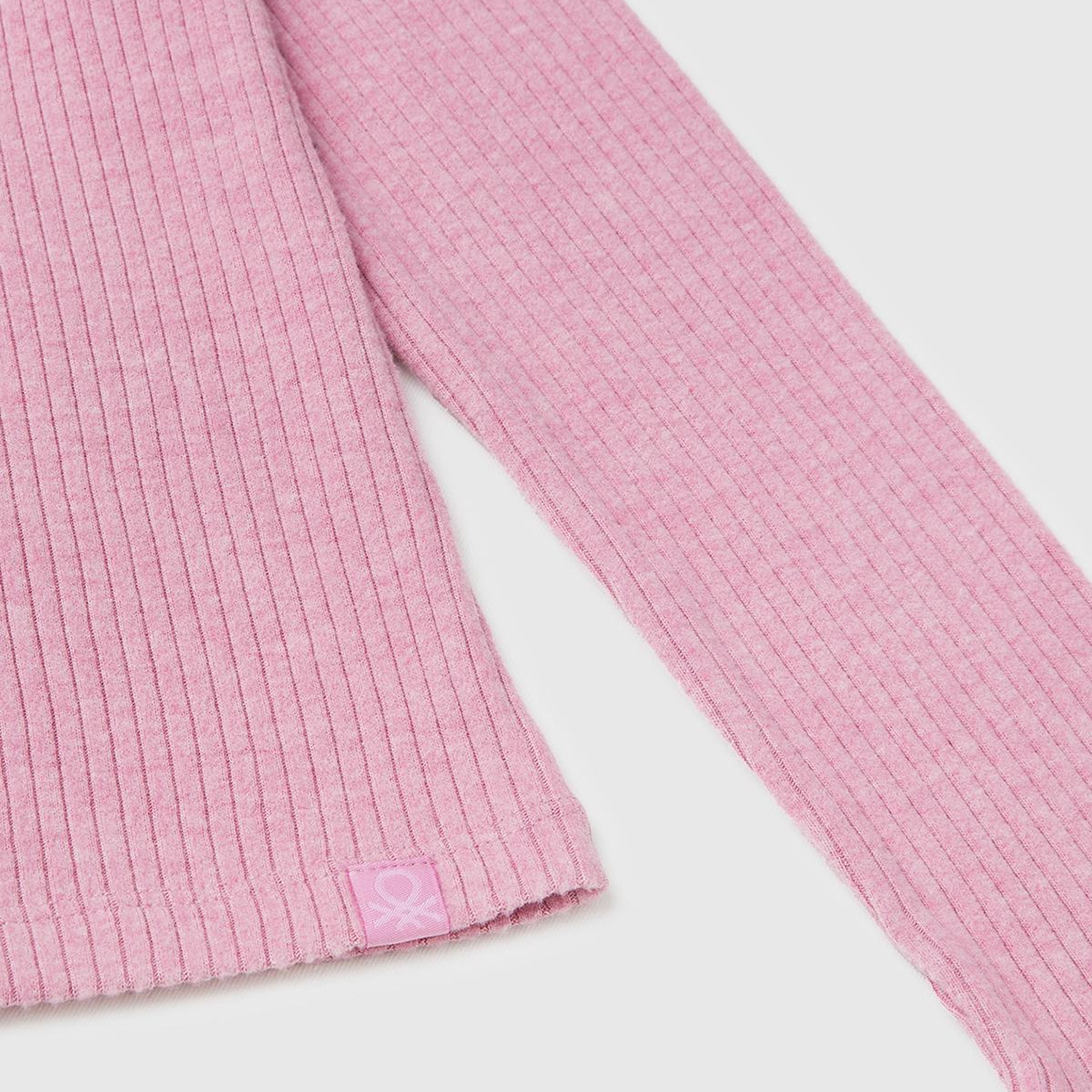 Kız Çocuk Pembe Logo Etiketli Fırfır Detaylı Yarım Balıkçı Yaka Uzun Kollu T-Shirt