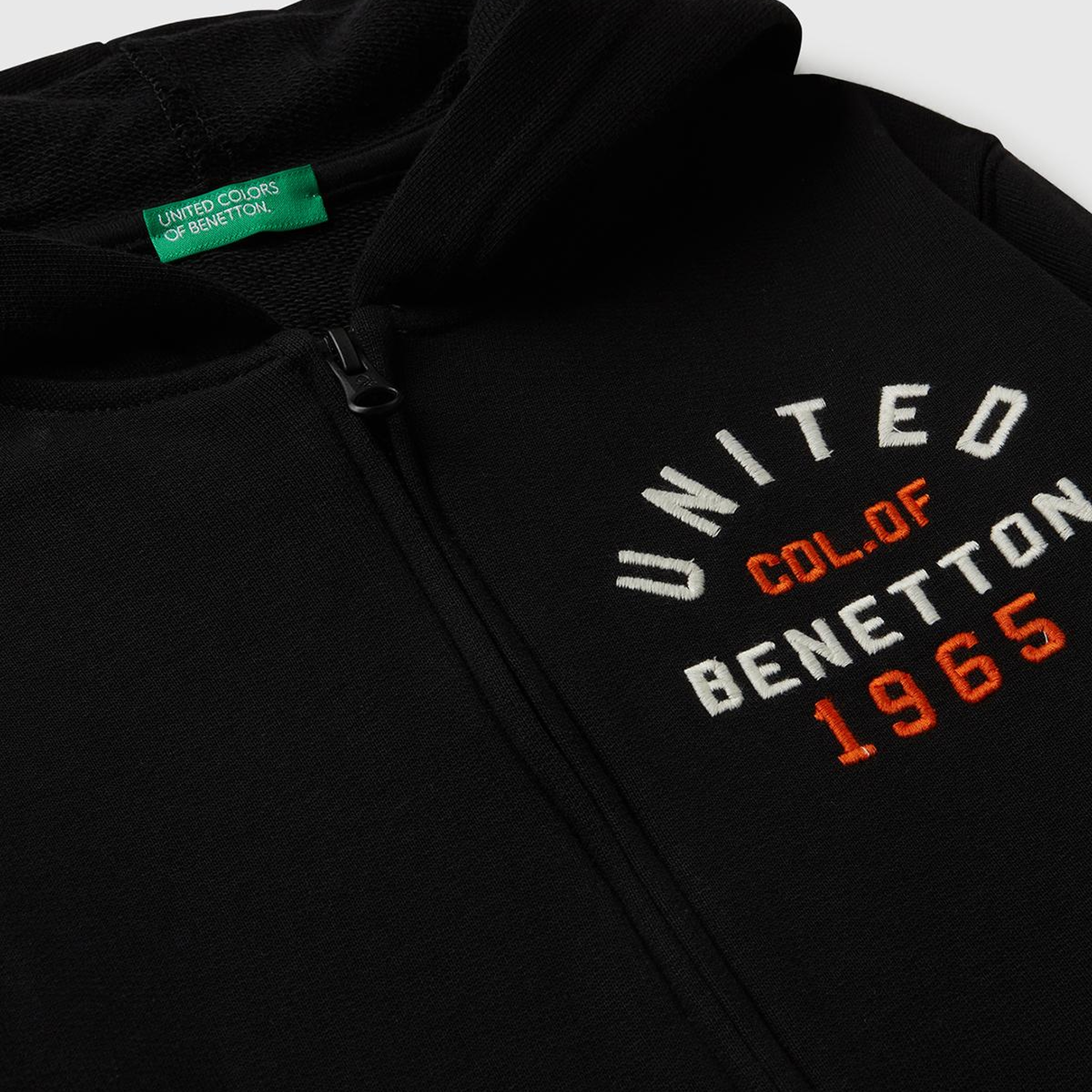 Erkek Çocuk Siyah Önü Logo Detaylı Fermuarlı Kapüşonlu Sweatshirt