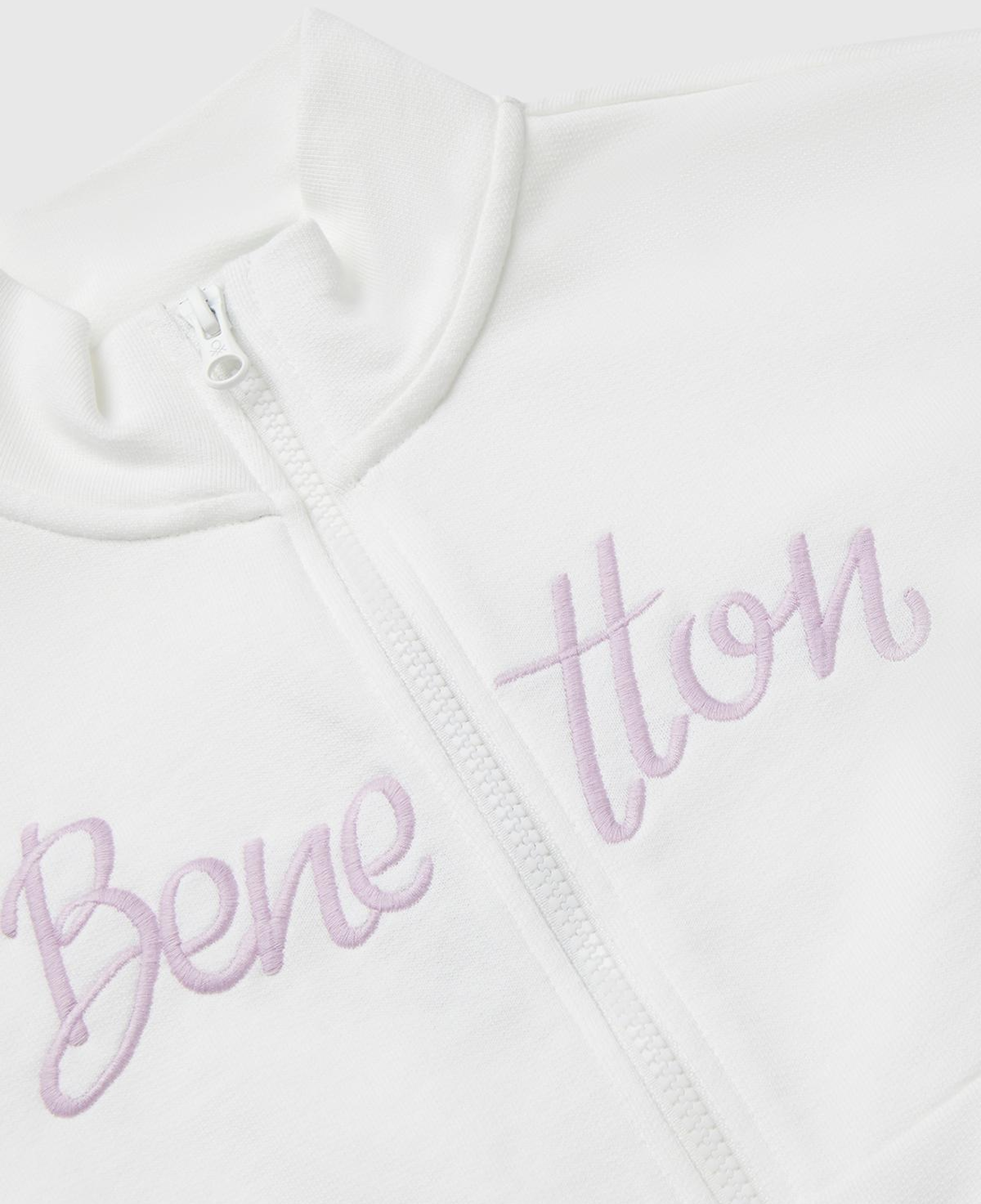 Kız Çocuk Ekru Önü Logo Nakışlı Cepli Fermuarlı Dik Yaka Sweatshirt