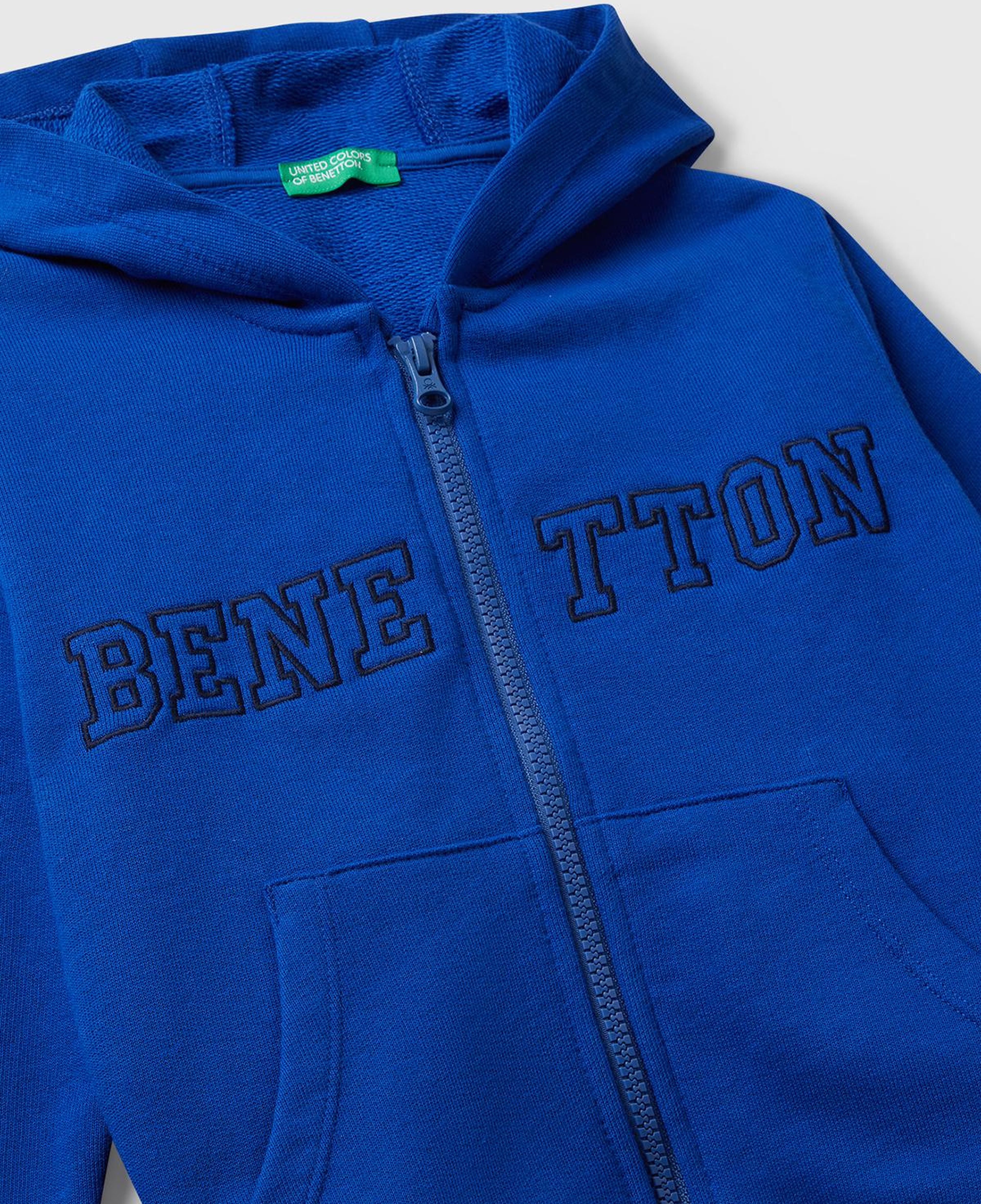 Erkek Çocuk Saks Mavisi Önü Logo Baskılı Fermuarlı Kapüşonlu Sweatshirt
