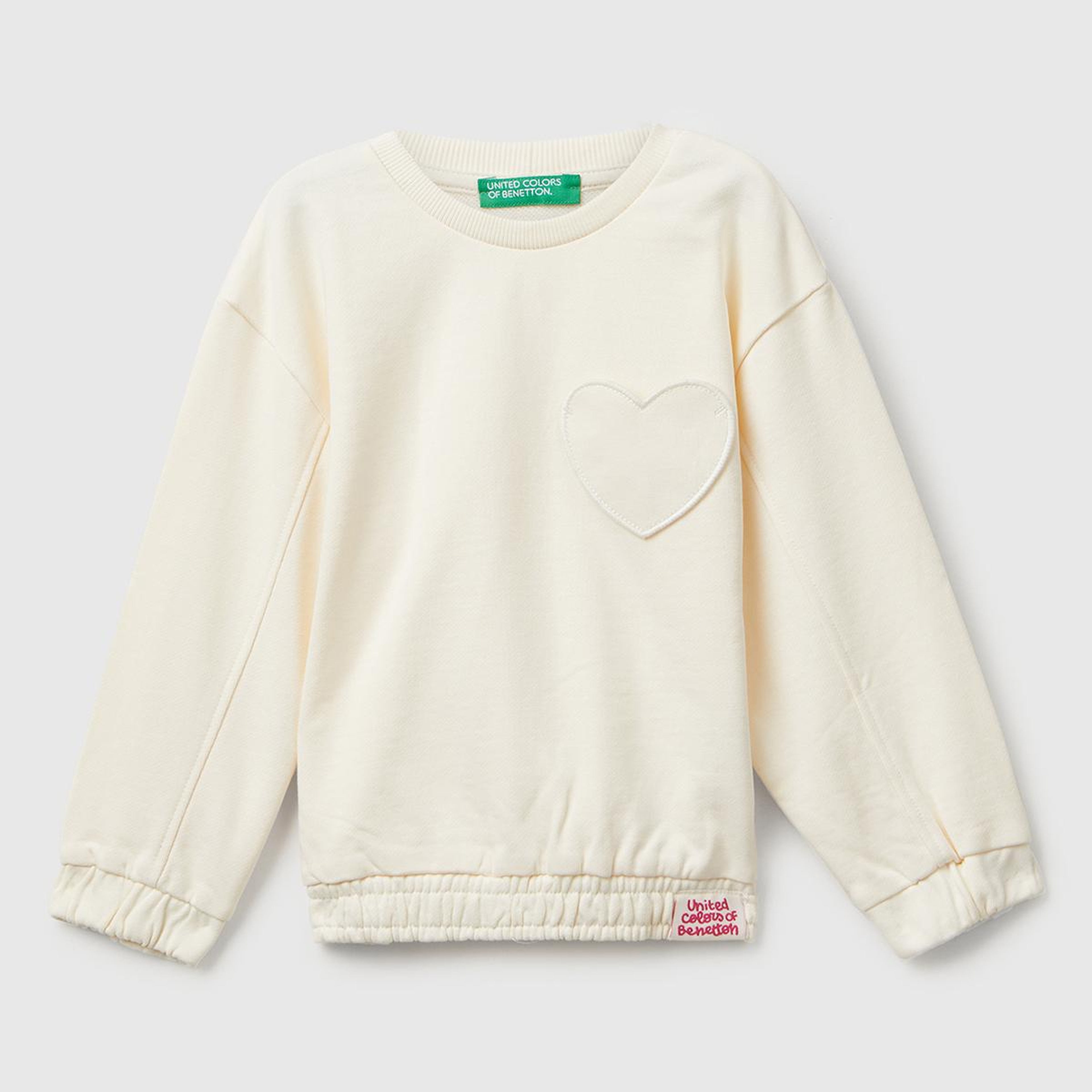 Kız Çocuk Ekru Dikiş Detaylı Kalpli Yama Cepli Regular Fit Sweatshirt