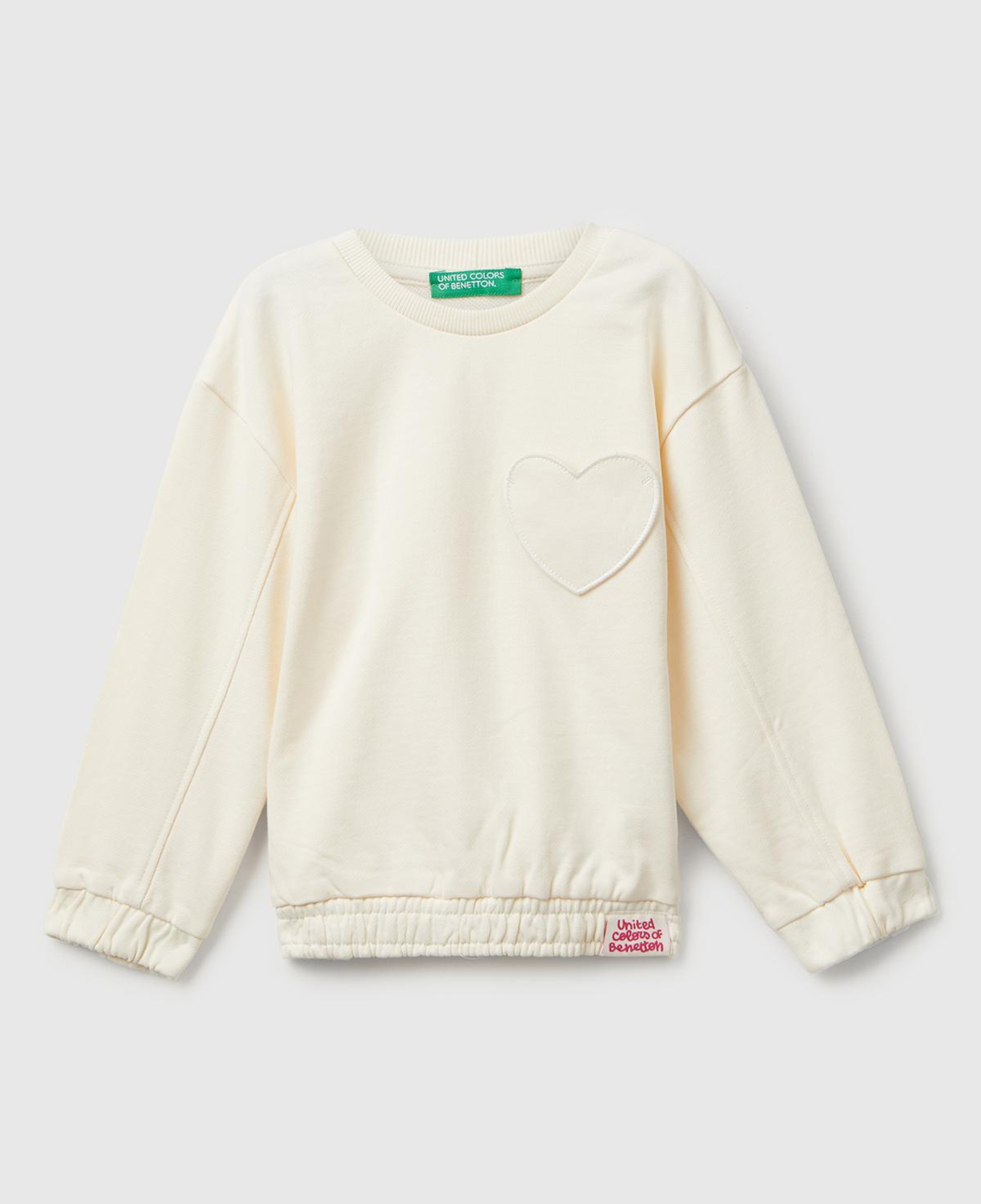 Kız Çocuk Ekru Dikiş Detaylı Kalpli Yama Cepli Regular Fit Sweatshirt