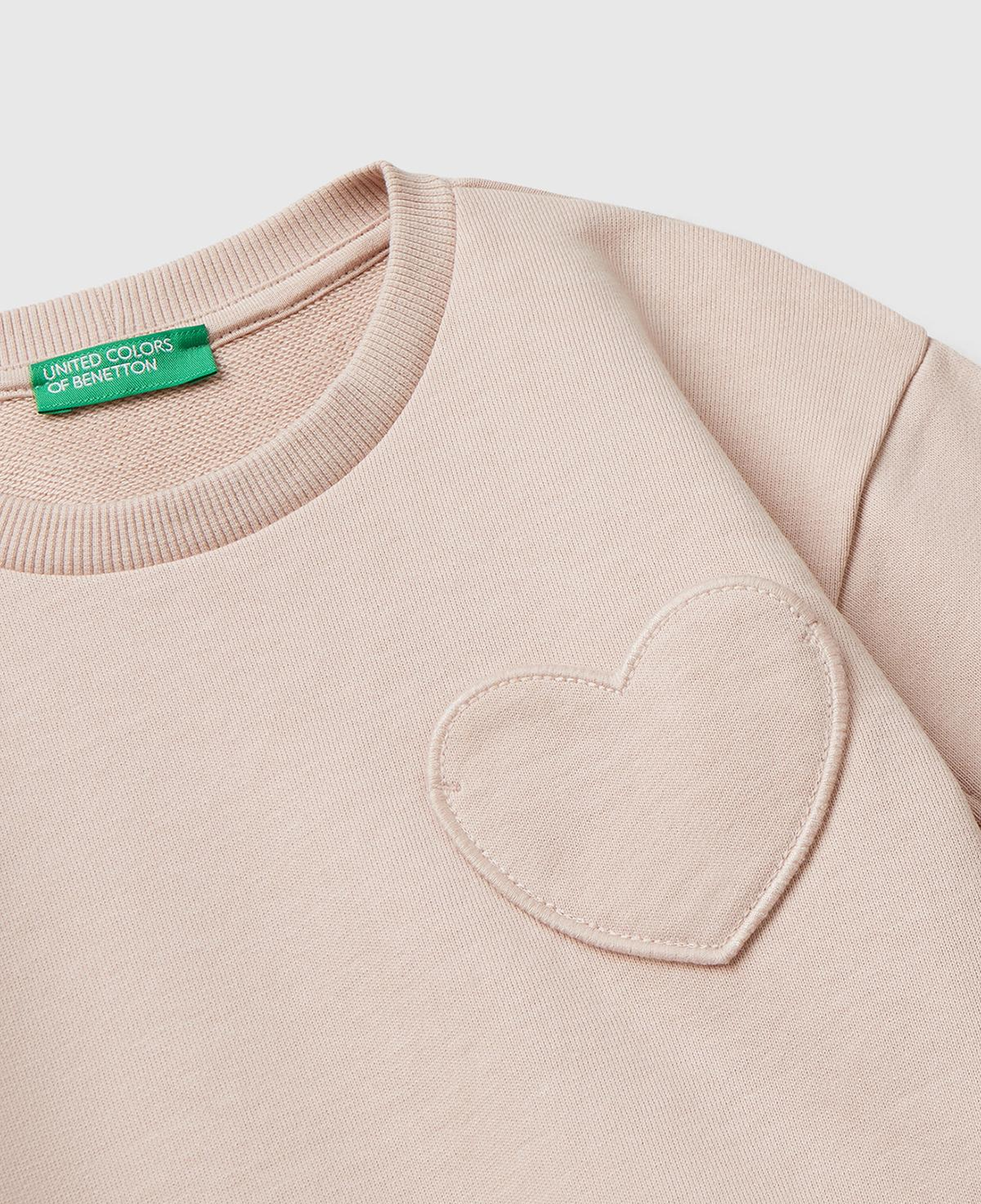 Kız Çocuk Toz Pembe Dikiş Detaylı Kalpli Yama Cepli Regular Fit Sweatshirt